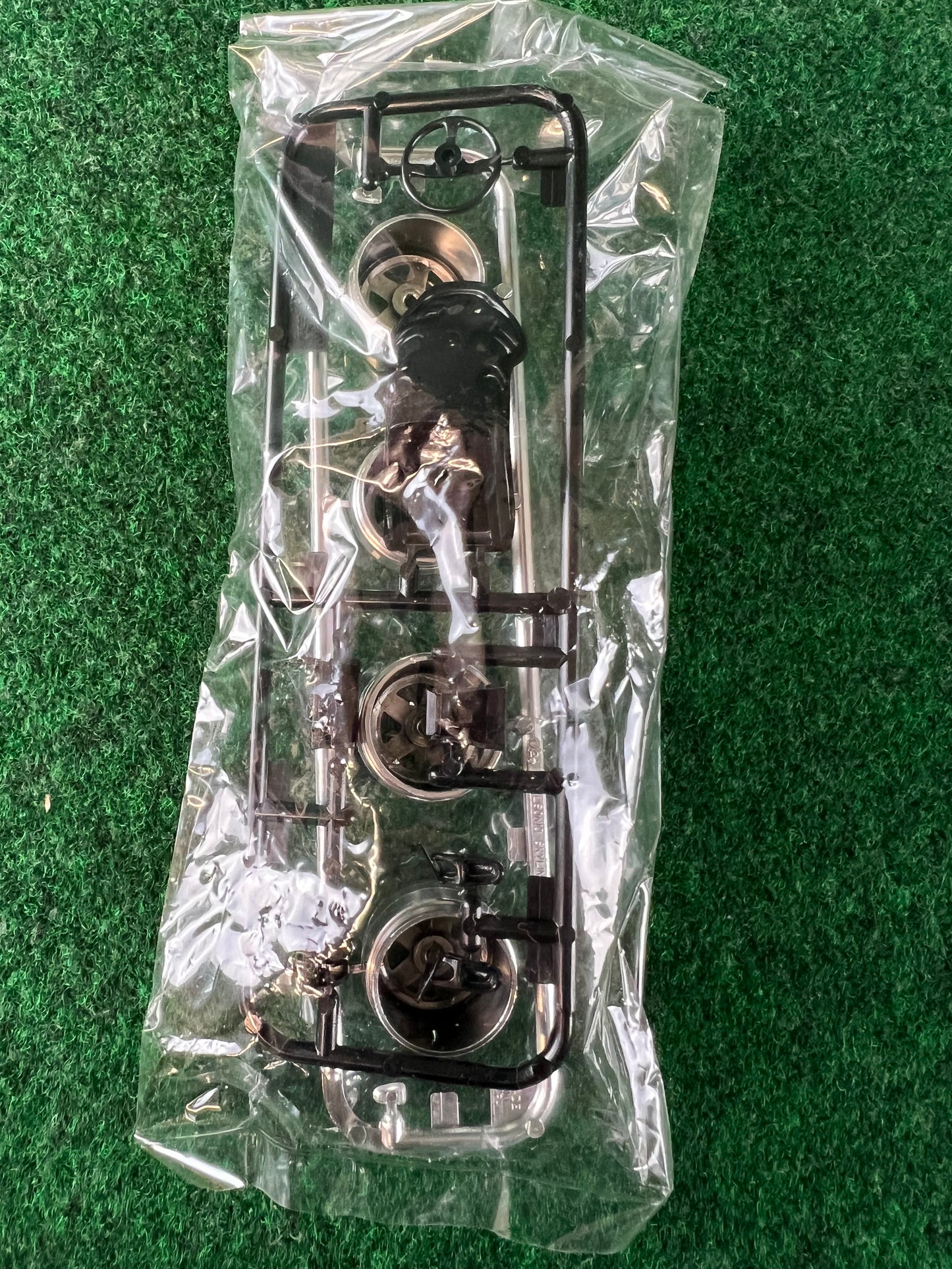 Tamiya - HKS Group A Nissan Skyline R32 GTR 1/24 Scale Model