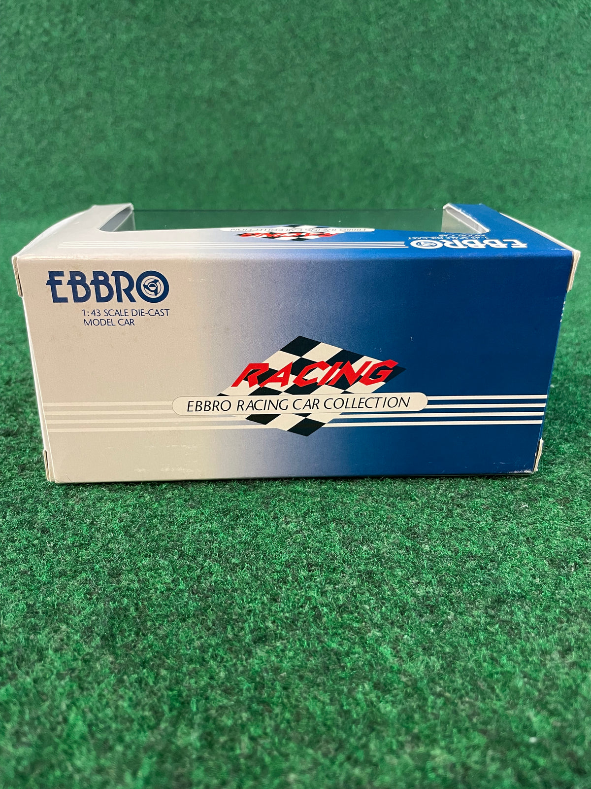 EBBRO Racing Car Collection - 2002 Castrol Pitwork Nissan Skyline R34 GT-R VQ 1/43 Scale Diecast