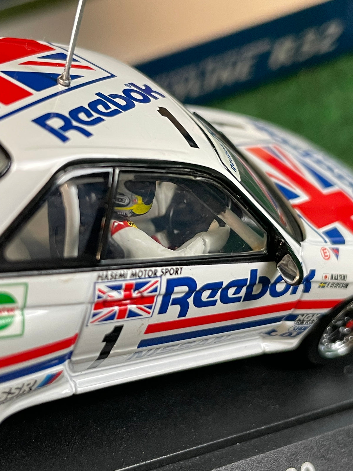 EBBRO TOMY Hasemi Motor Sport Reebok Nissan Skyline R32 GTR 1/43 Diecast