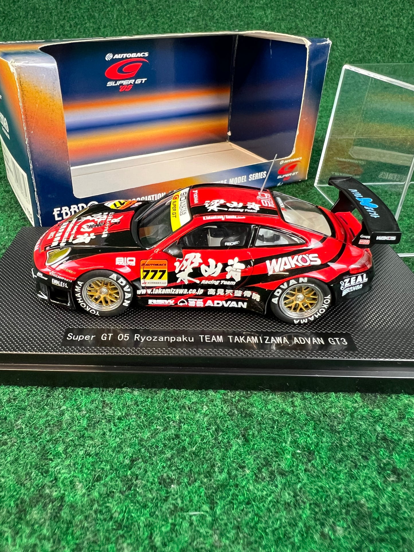 EBBRO - 2005 Super GT Ryozanpaku TEAM TAKAMIZAWA ADVAN Porsche 911 GT3 1/43 Scale Diecast