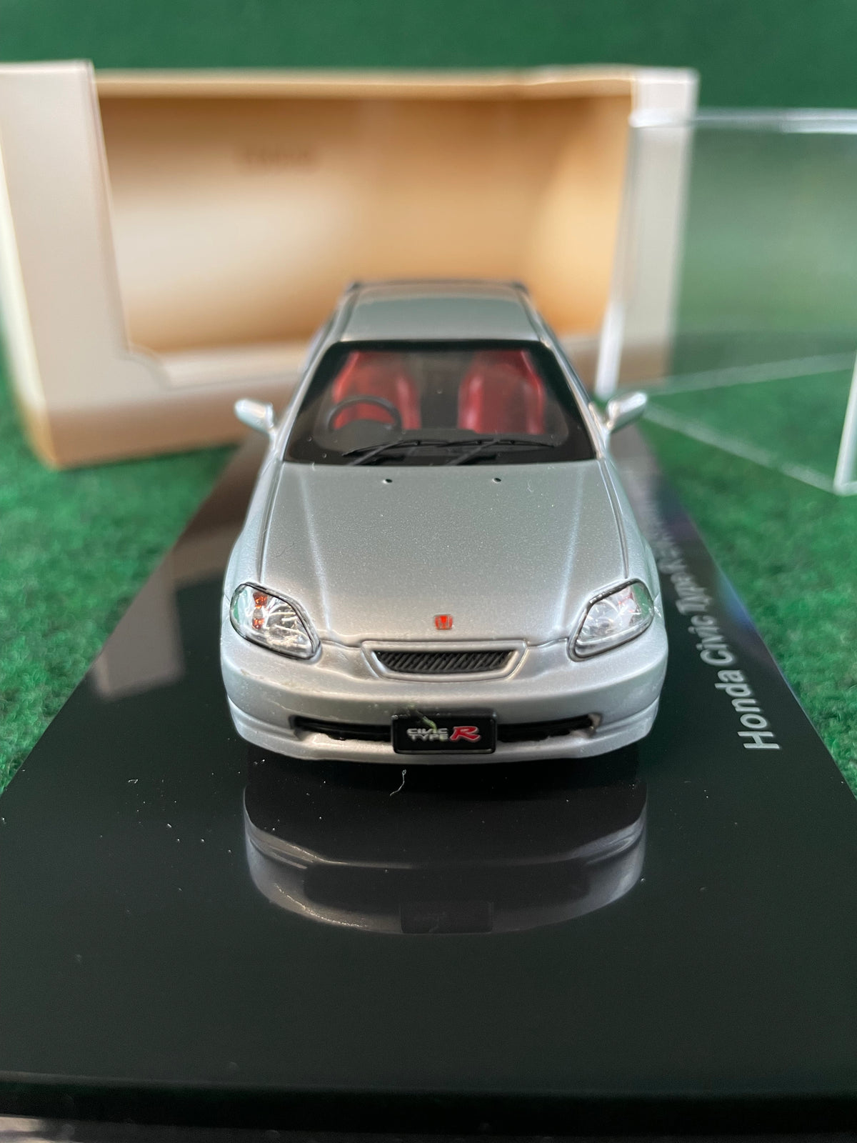 EBBRO Oldies - Honda Civic Type R EK9 Early Version (Silver) 1/43 Scale Diecast