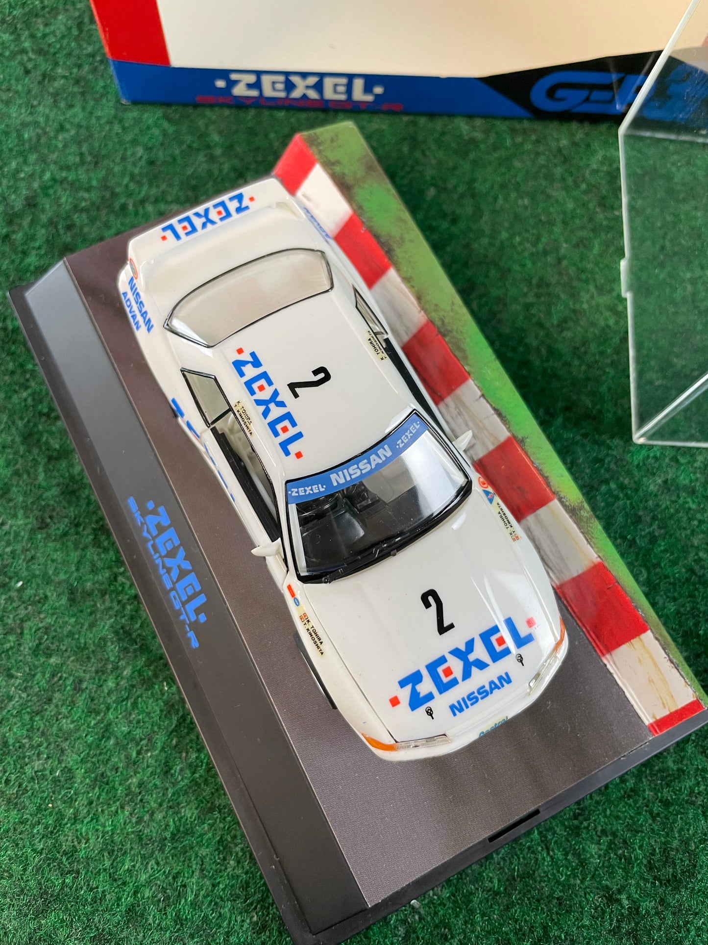 ROSSO - Zexel No. 2 Nissan Skyline R32 GT-R (2) 1/43 Scale Model Car