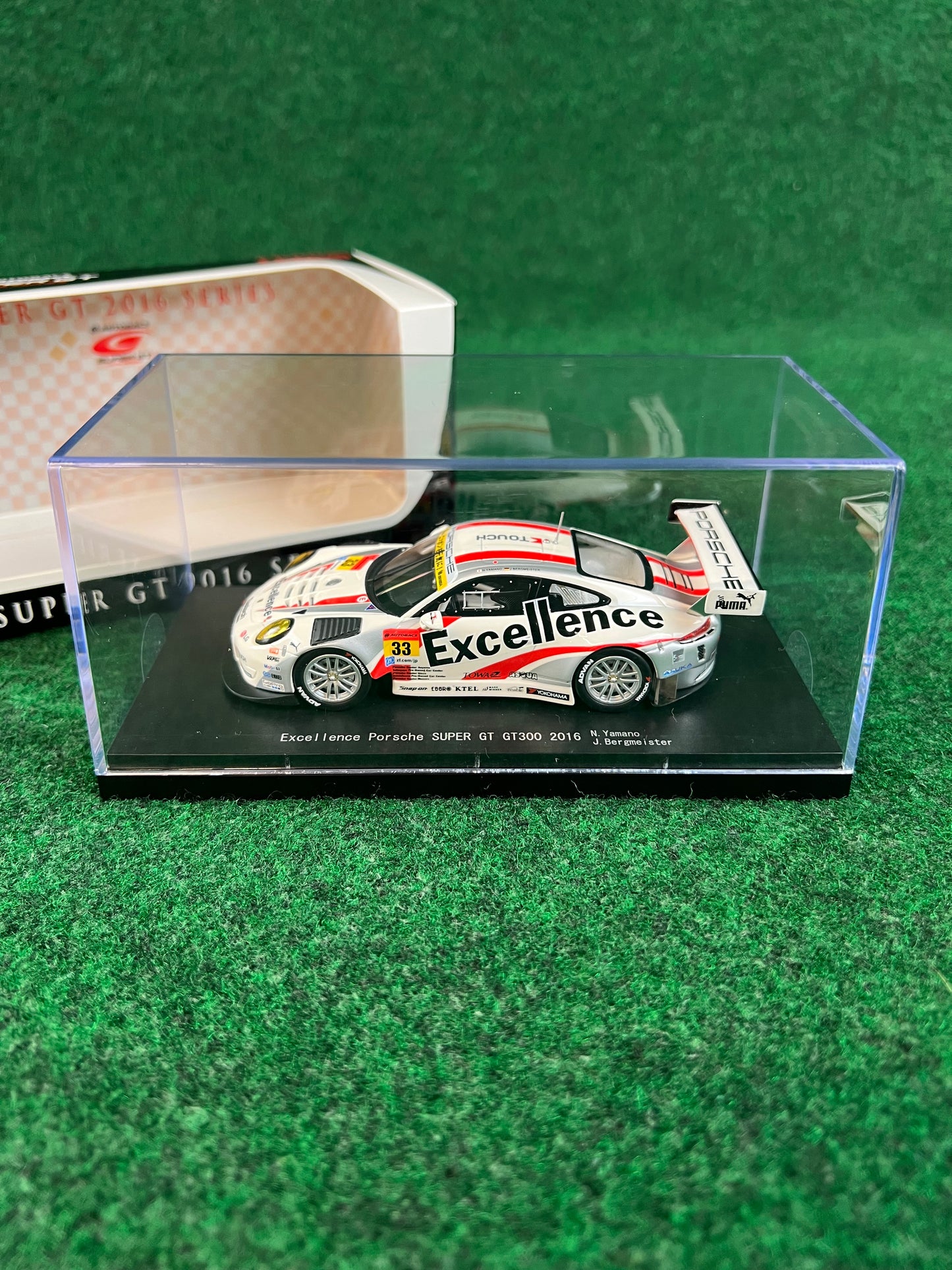 EBBRO - SUPER GT 2016 Excellence Porsche 911 GT300 No. 33 1/43 Scale Diecast