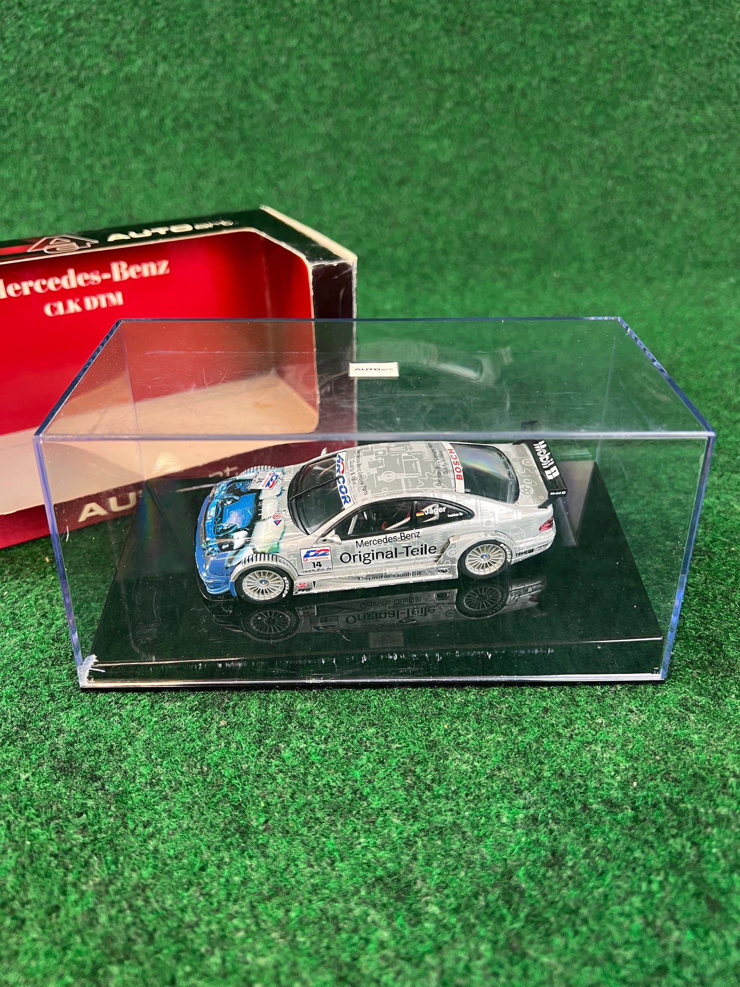 AutoArt - 2001 Mercedes Benz CLK DTM #14 Thomas Jager 1/43 Scale Diecast