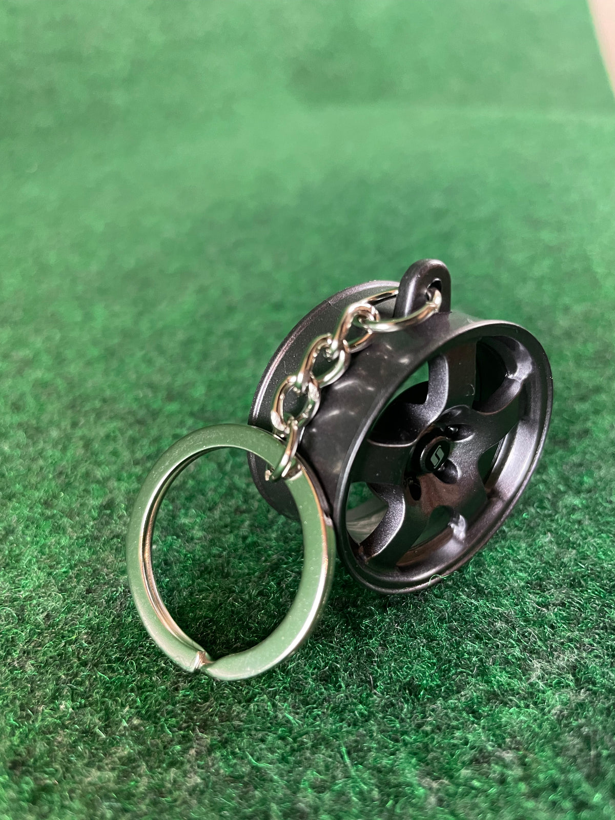 TC Juurokuhoi Vending Machine Nissan Skyline R32 GT-R Wheel Keychain