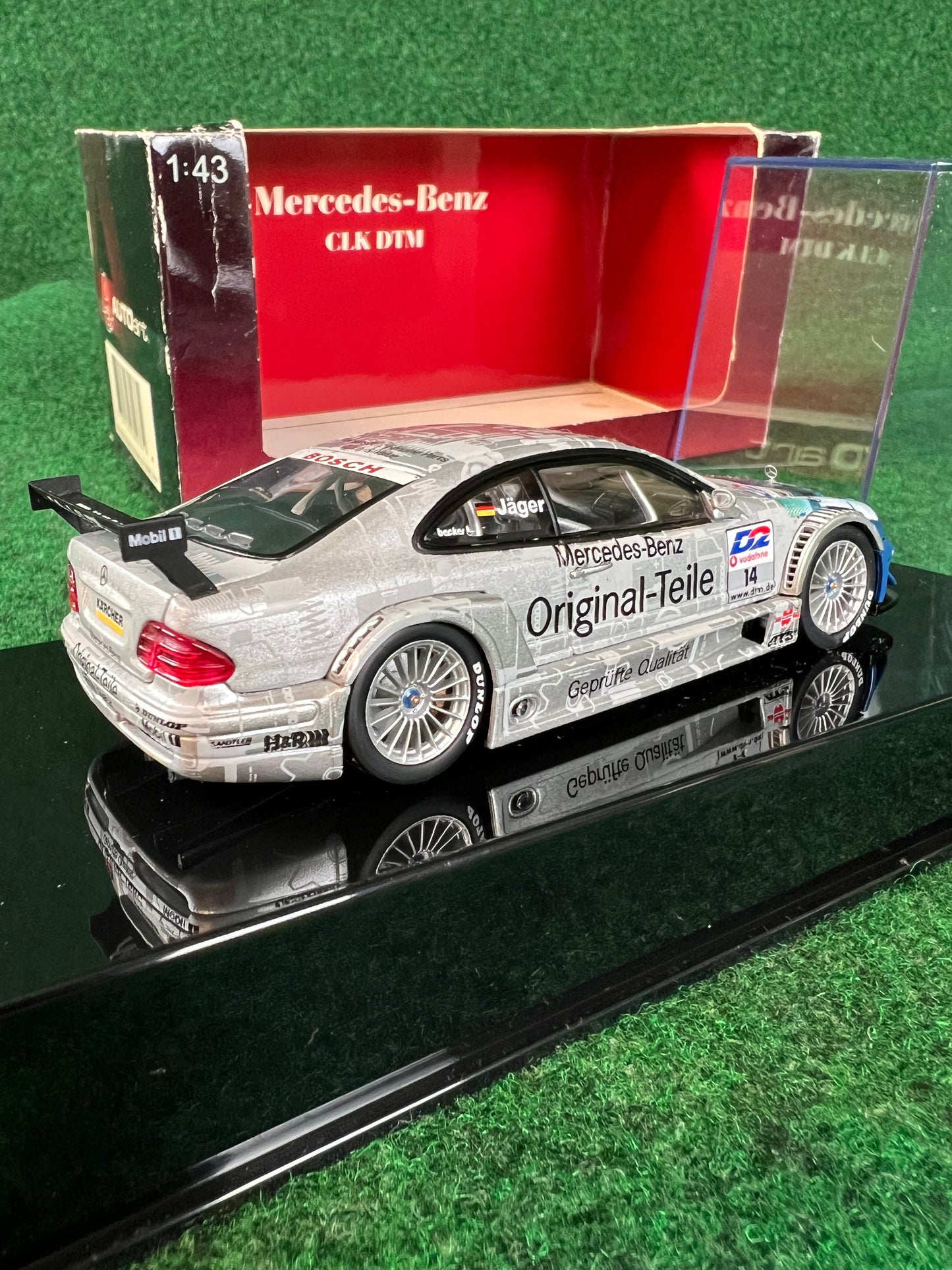 AutoArt - 2001 Mercedes Benz CLK DTM #14 Thomas Jager 1/43 Scale Diecast