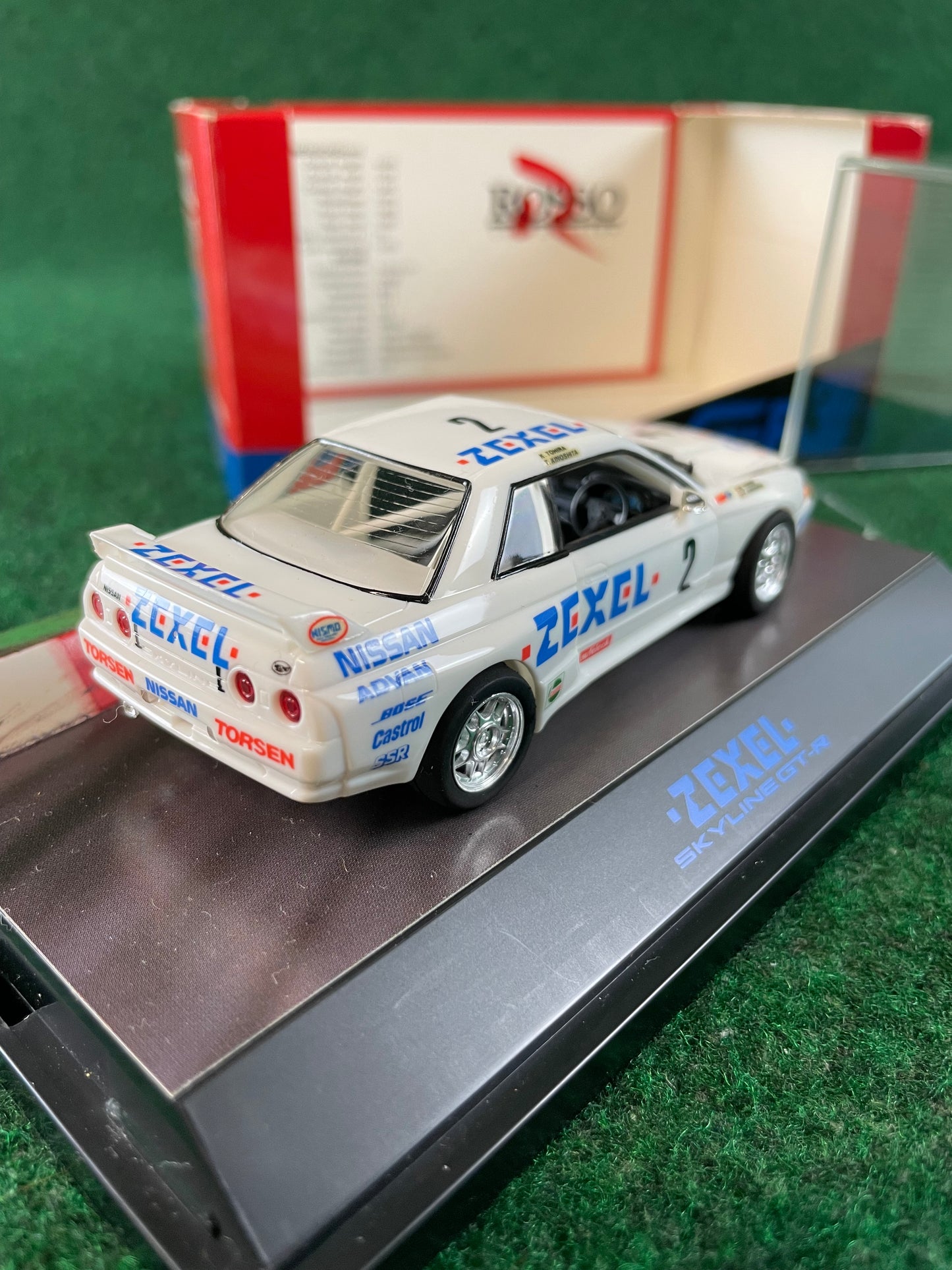 ROSSO - Zexel No. 2 Nissan Skyline R32 GT-R (2) 1/43 Scale Model Car
