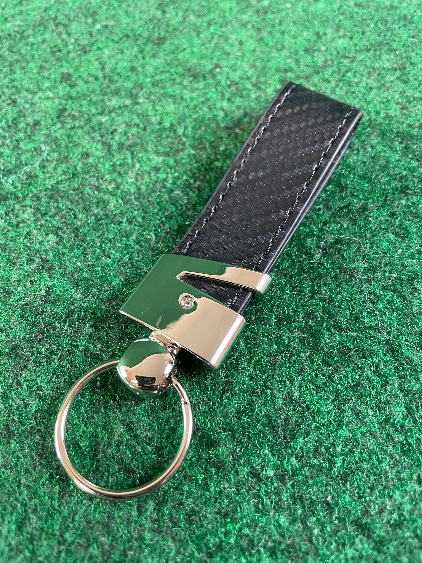 CUSCO - Carbon Fiber Leather Style Look Black/Chrome Strap Keychain