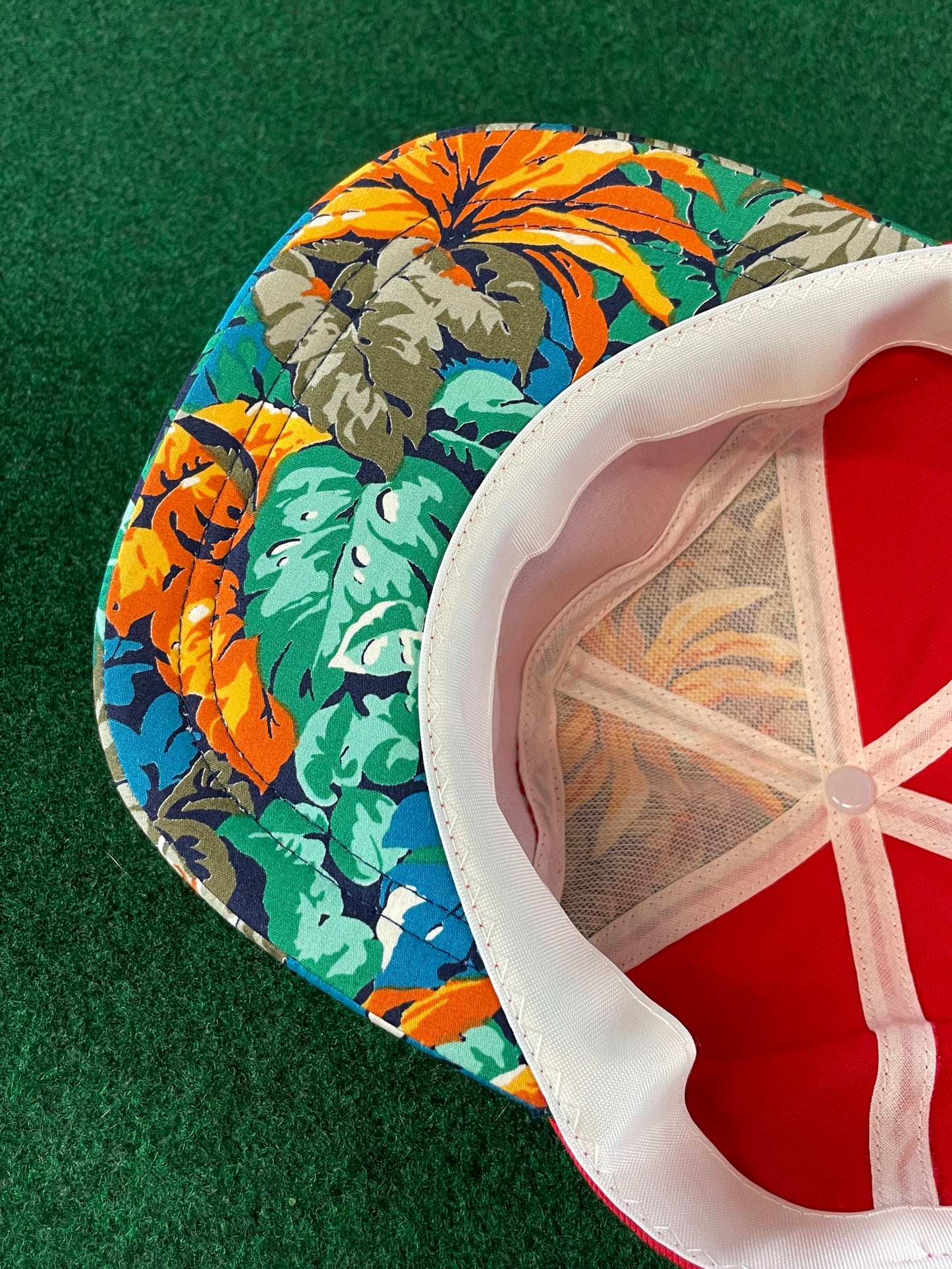 Suzuka Circuit - International Racing Course Vintage Adjustable 7-Panel Tropical Floral Hat
