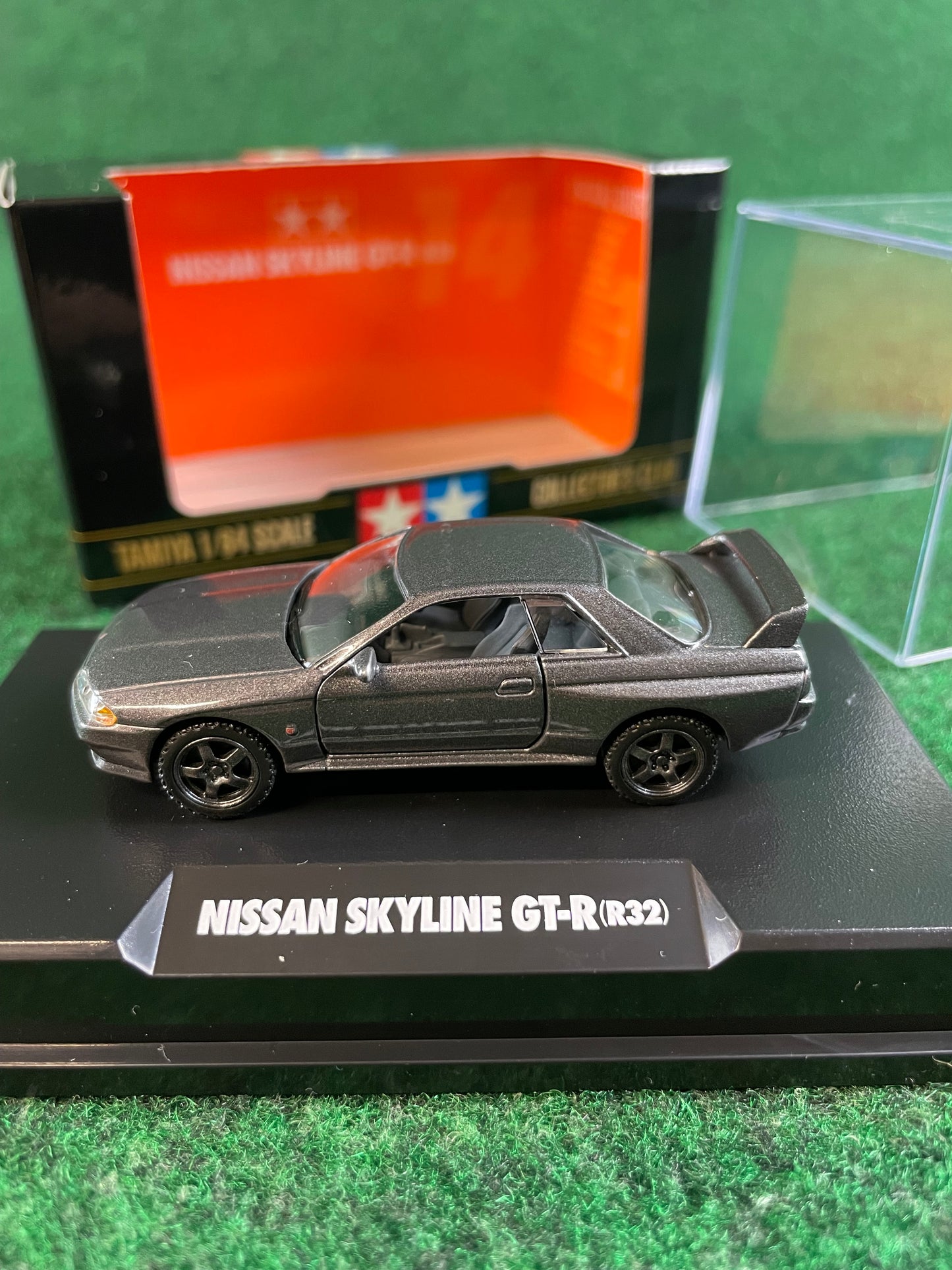 TAMIYA - Collector’s Club Nissan Skyline R32 GT-R 1/64 Scale Diecast