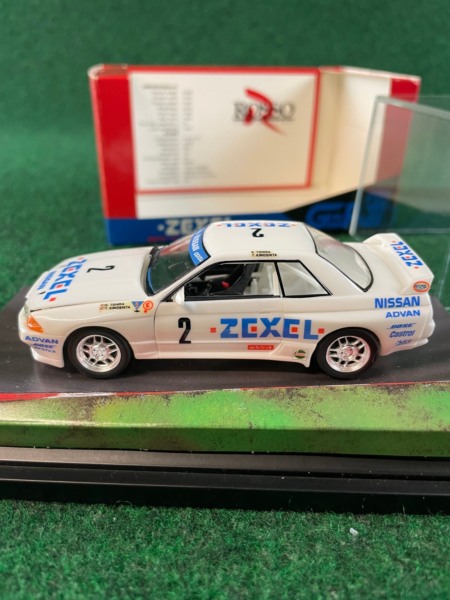 ROSSO - Zexel No. 2 Nissan Skyline R32 GT-R (2) 1/43 Scale Model Car