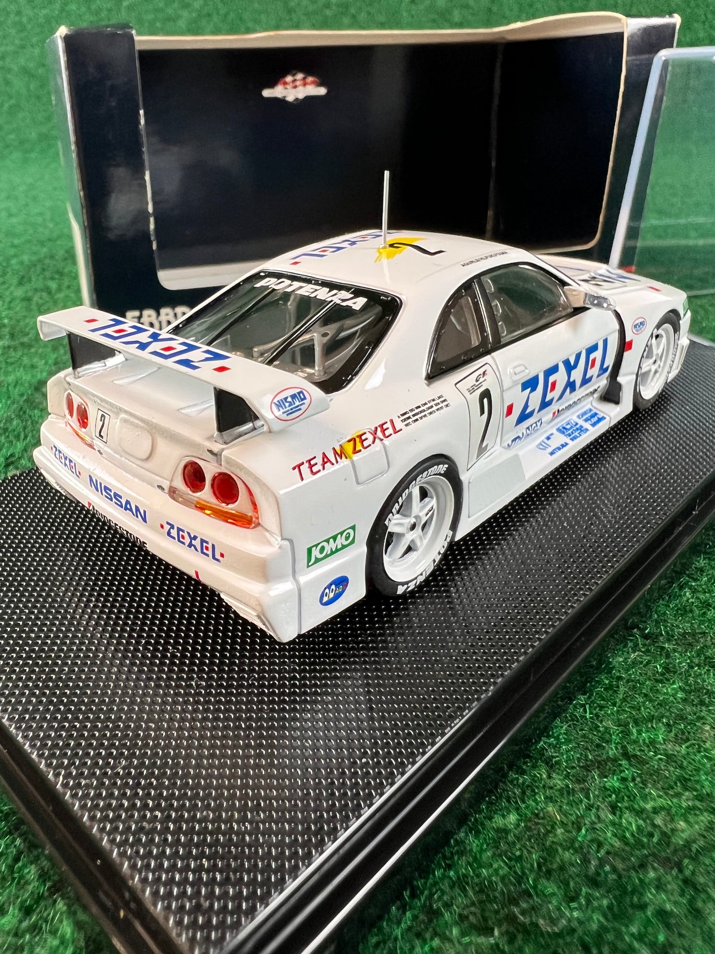 EBBRO Racing Car Collection - 1996 JGTC Zexel Nissan Skyline R33 GTR 1/43 Scale Diecast