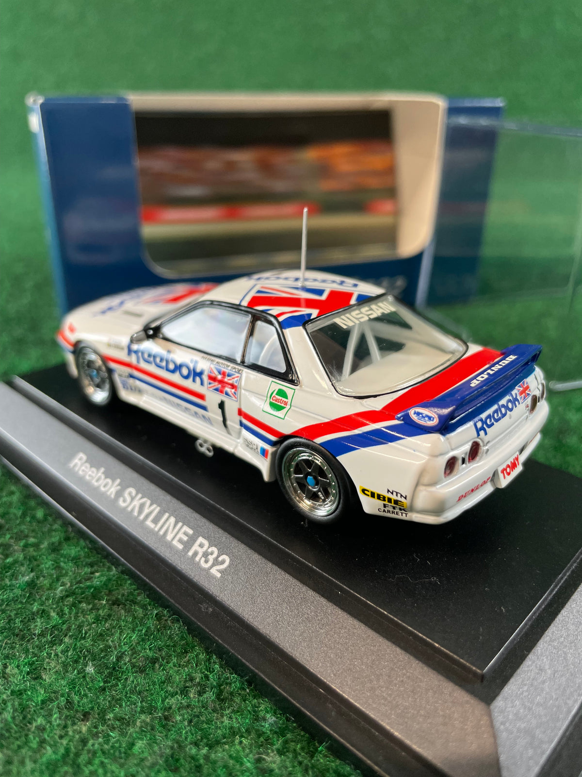EBBRO TOMY Hasemi Motor Sport Reebok Nissan Skyline R32 GTR 1/43 Diecast