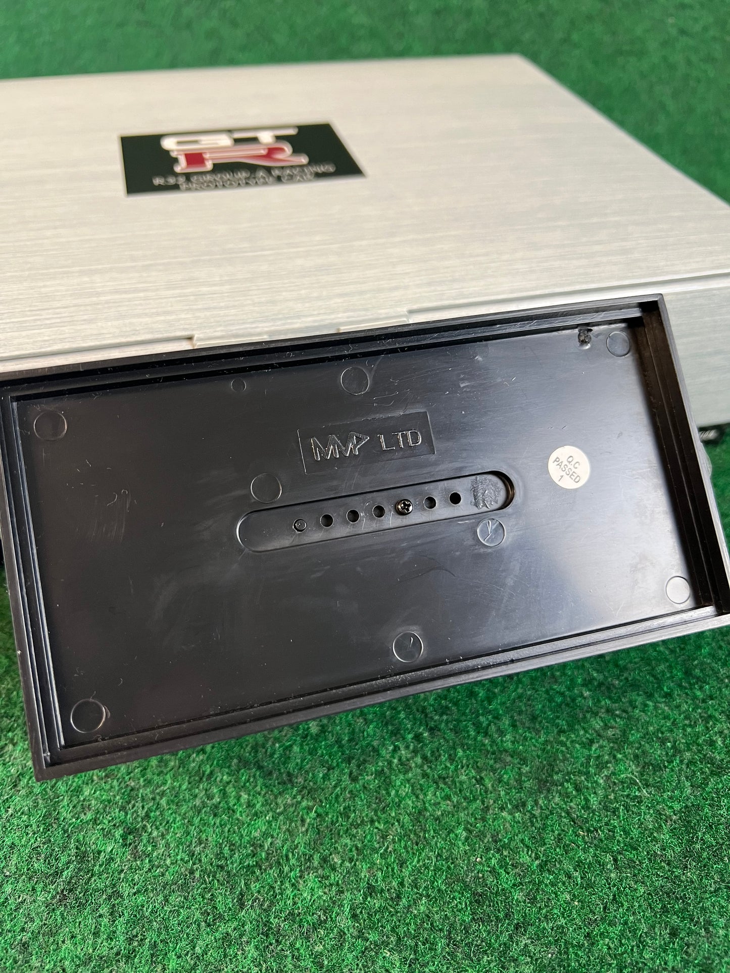 EBBRO - Nissan Skyline R32 GT-R Group A Prototype Limited Edition & Autographed 1/43 Scale Diecast Car