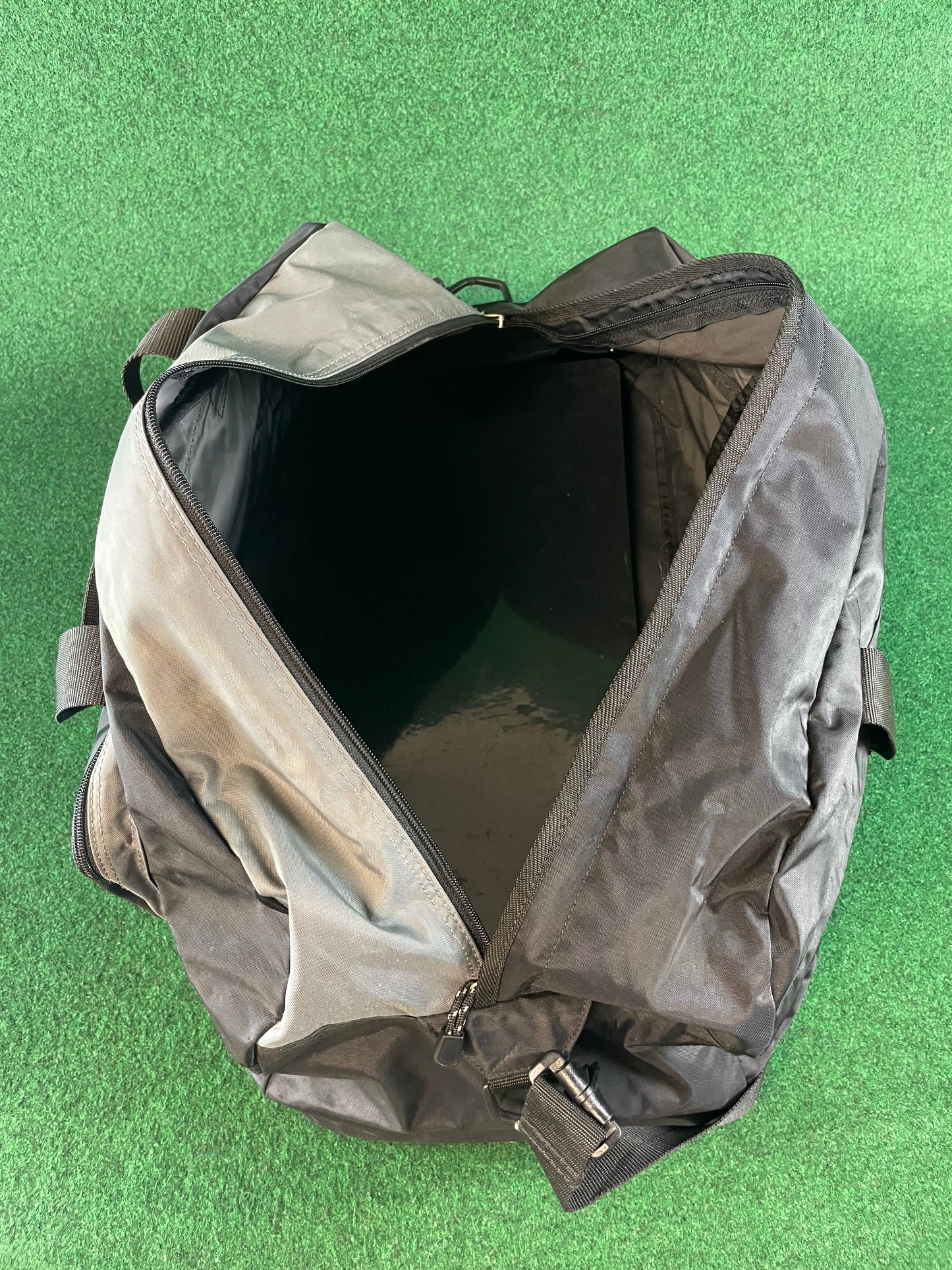 DUNLOP Motor Sport - Black & Grey Duffel Travel Bag