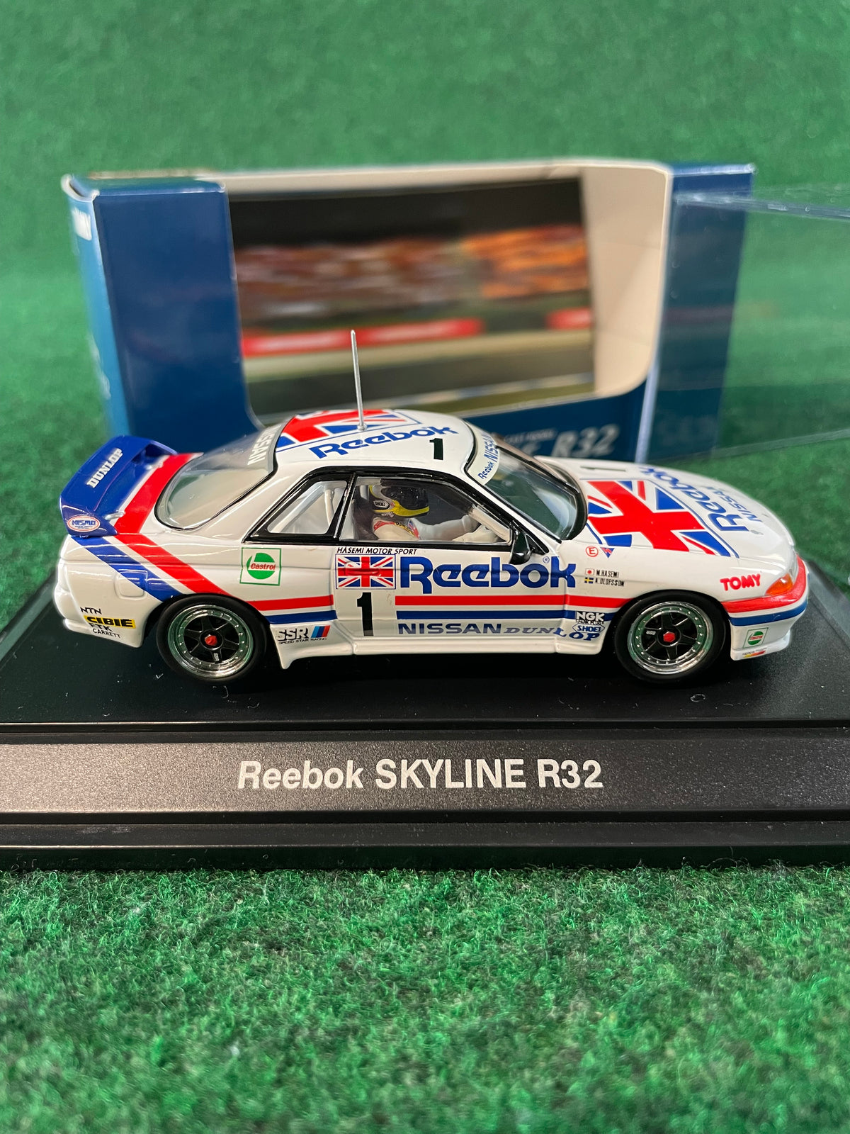 EBBRO TOMY Hasemi Motor Sport Reebok Nissan Skyline R32 GTR 1/43 Diecast
