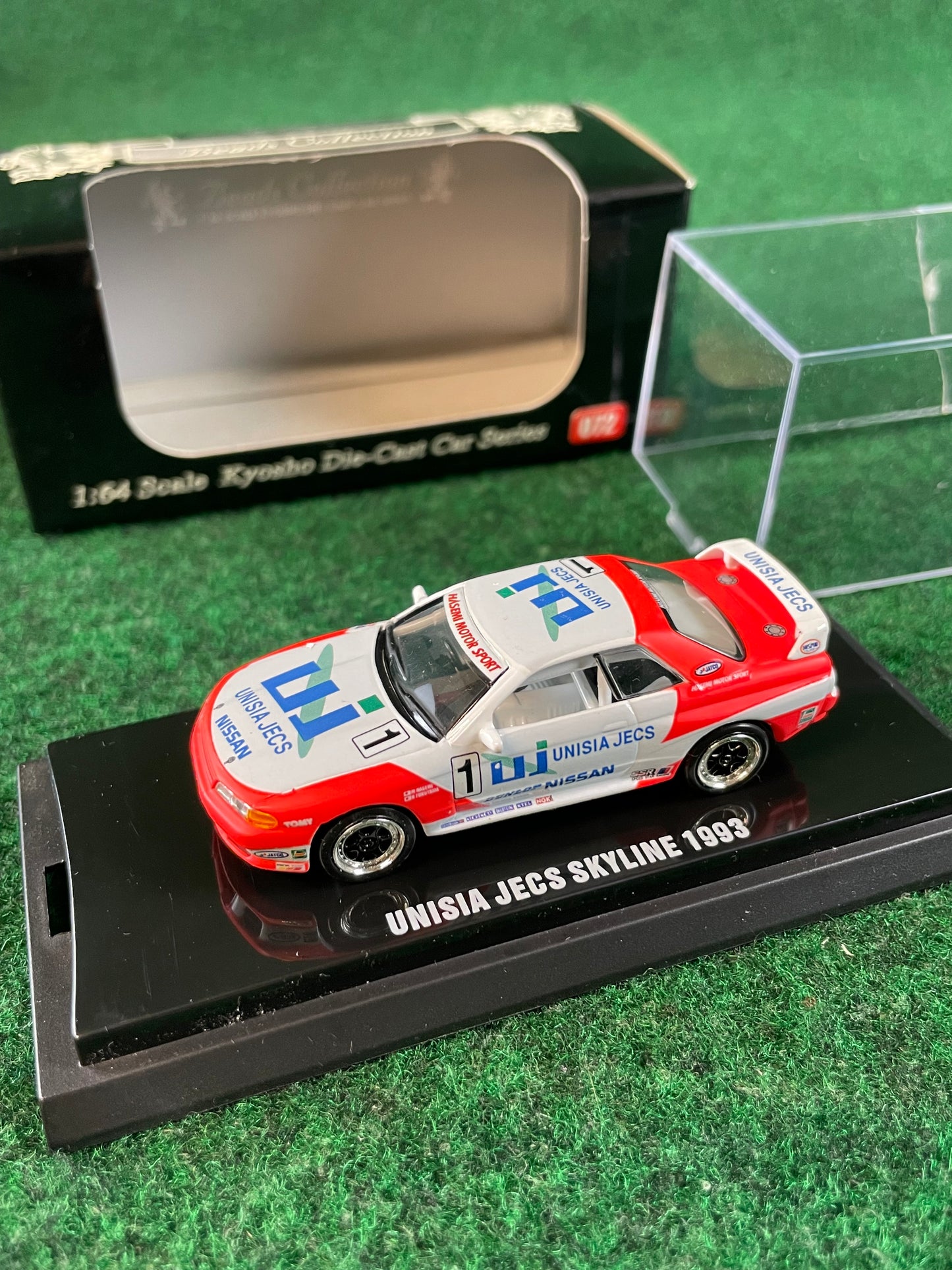 KYOSHO - Beads Collection 1992 & 1993 Unisia JECS Nissan Skyline R32 GT-R 1/64 Scale Diecast Set