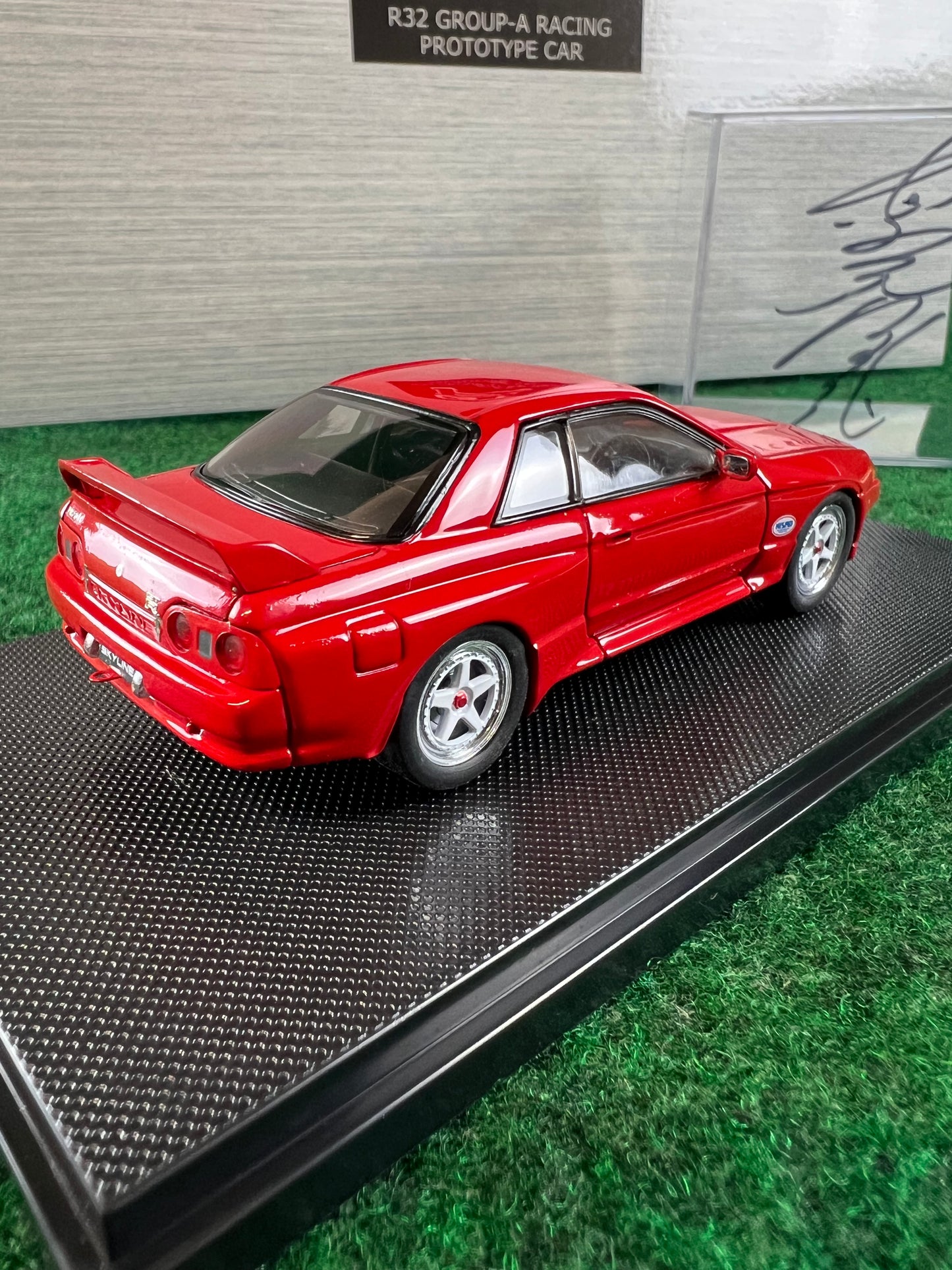 EBBRO - Nissan Skyline R32 GT-R Group A Prototype Limited Edition & Autographed 1/43 Scale Diecast Car