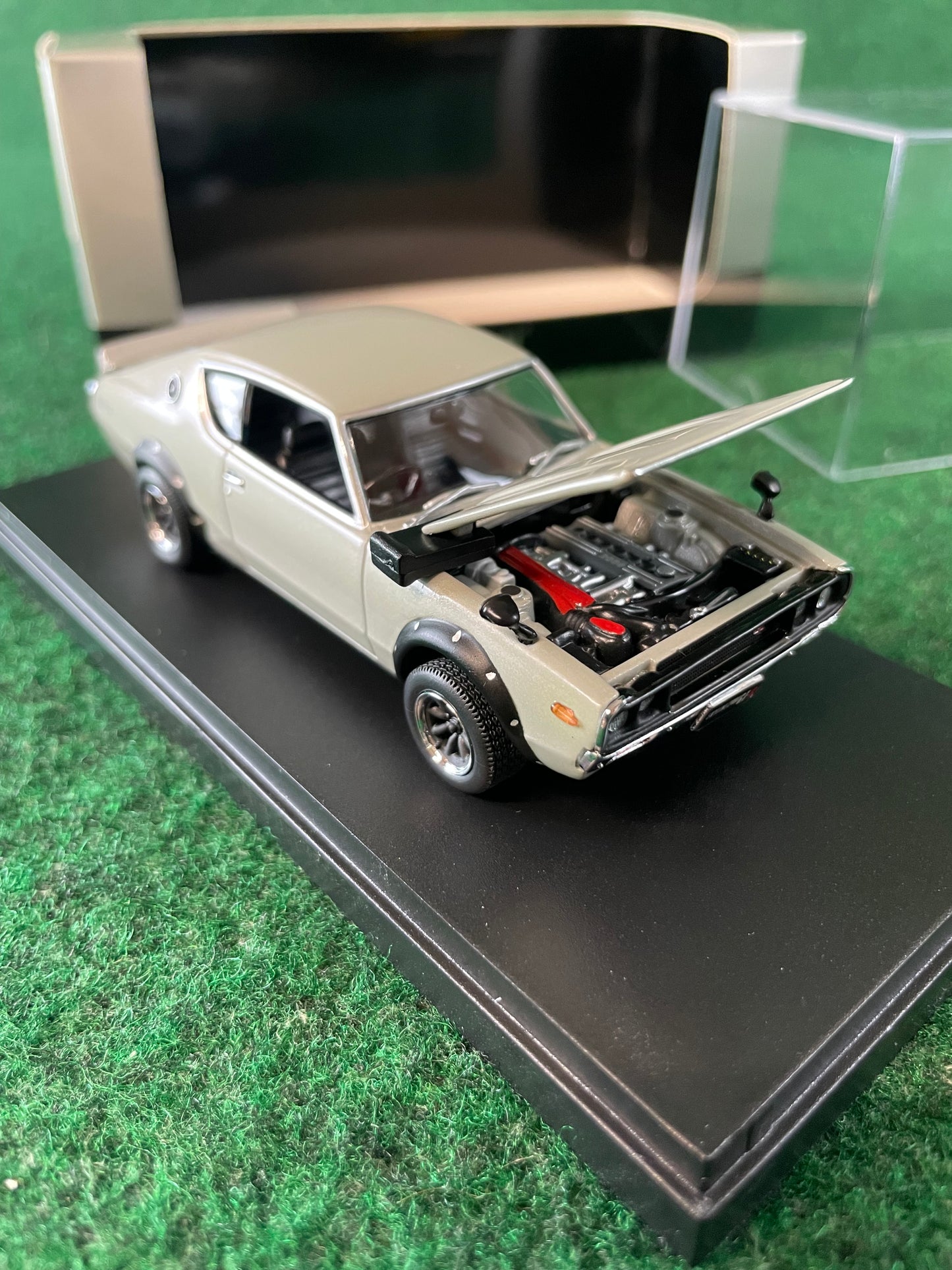 KYOSHO - Nissan Skyline Ken Mary GT-R KPGC110 Wide Wheel Version (Silver) 1/43 Scale Diecast