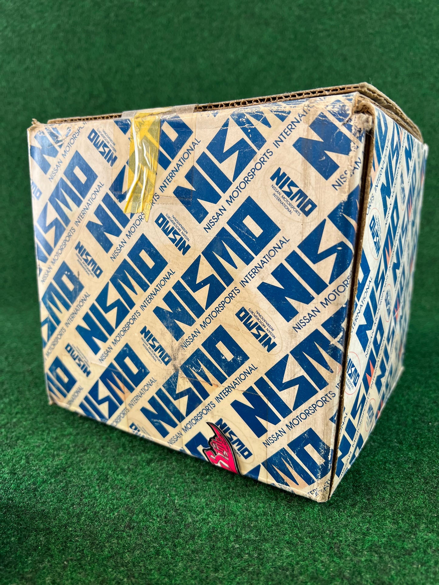 NISMO - Old Logo Differential and Bushing Boxes Display Set