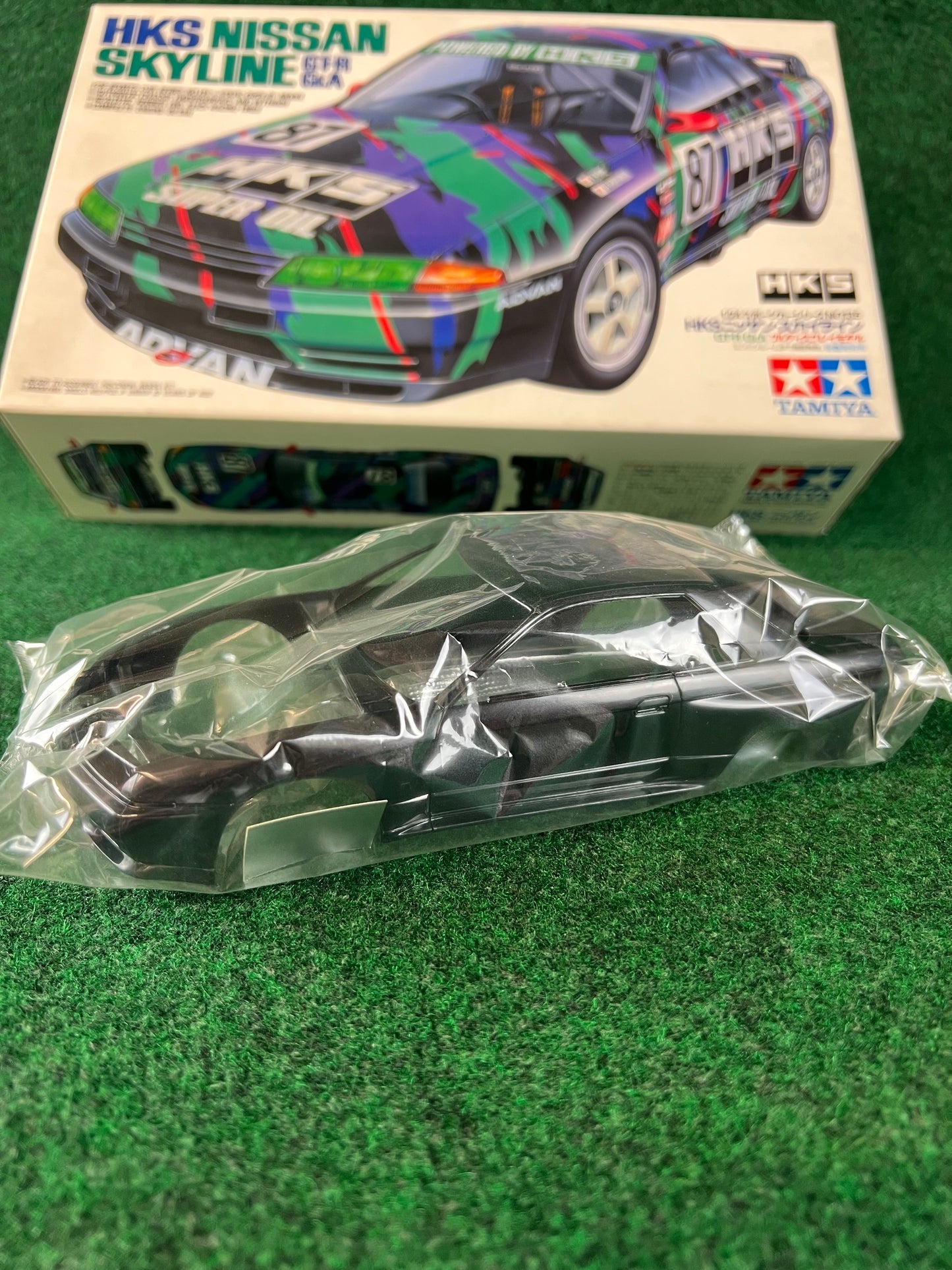 Tamiya - HKS Group A Nissan Skyline R32 GTR 1/24 Scale Model