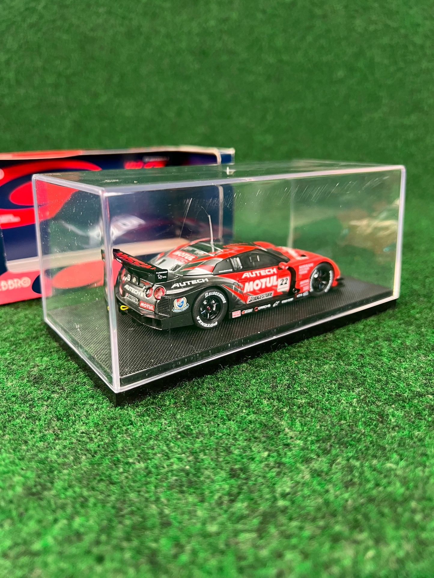 EBBRO SuperGT 2008 Motul Autech Nissan R35 GTR 1/43 Scale Diecast