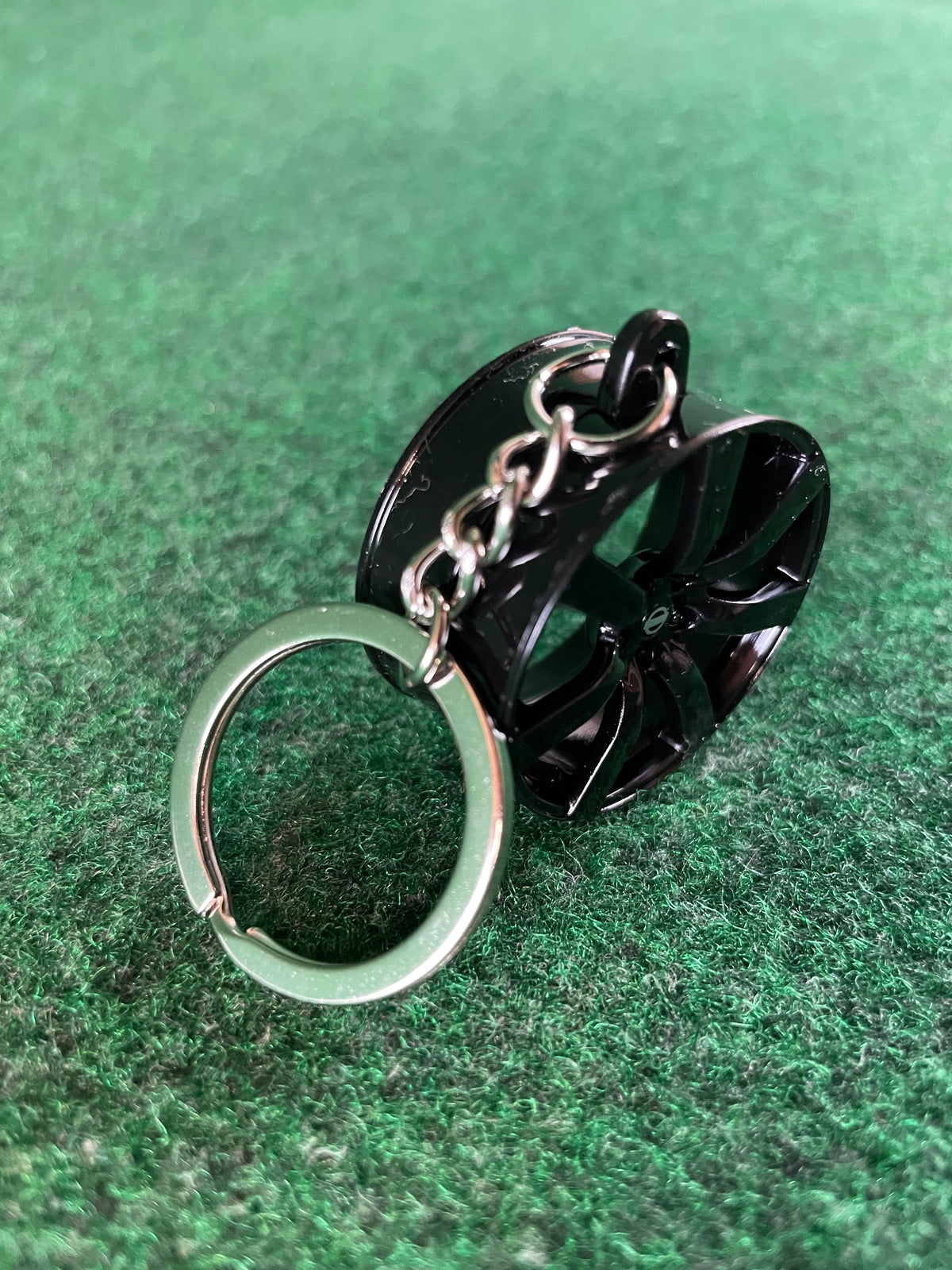 TC Juurokuhoi Vending Machine Nissan R35 GT-R Wheel Keychain