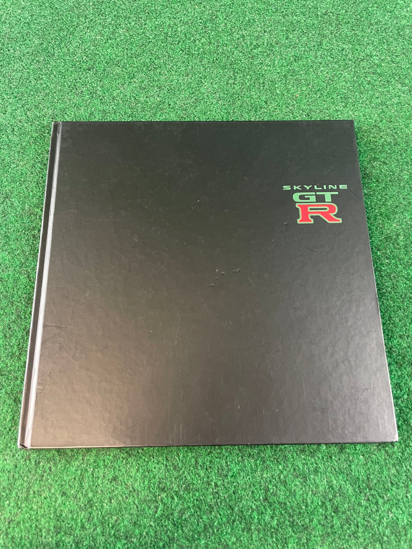 Nissan Skyline R34 GT-R - Japanese Dealer Hard Cover Book New Car Brochure