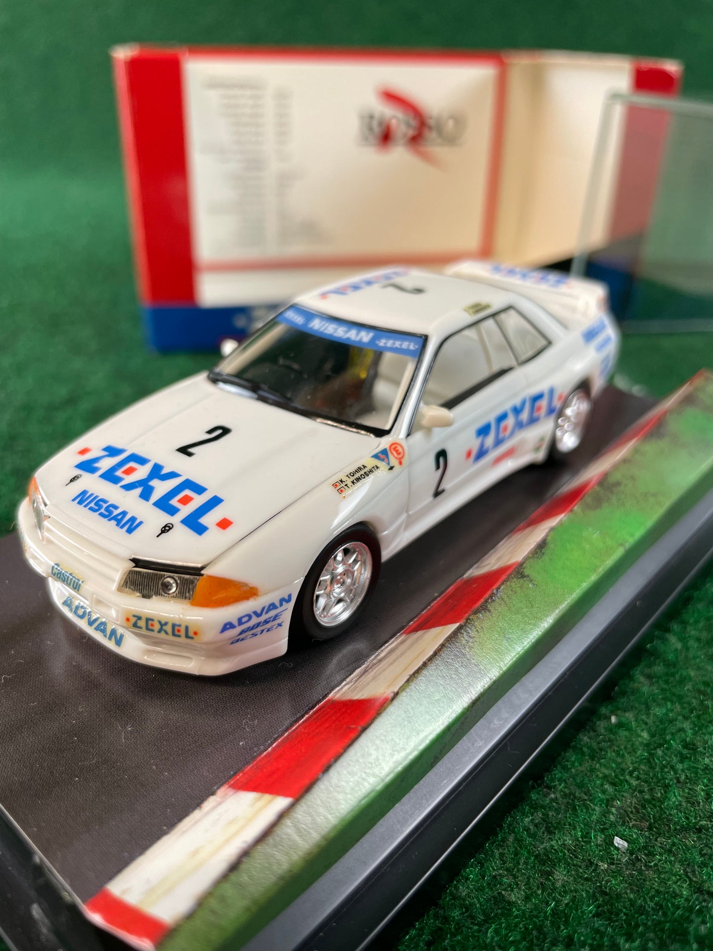 ROSSO - Zexel No. 2 Nissan Skyline R32 GT-R (2) 1/43 Scale Model Car