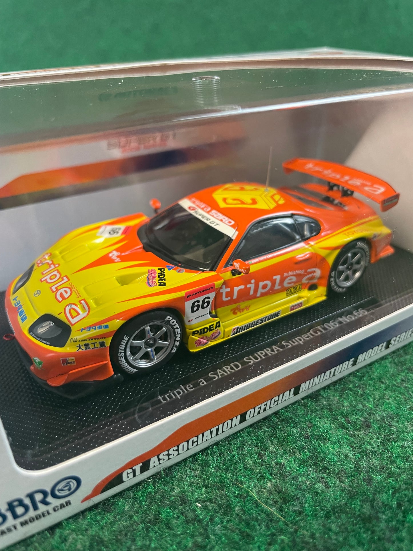 EBBRO -  SuperGT 2006 triple a SARD Toyota Supra No. 66 1/43 Scale Diecast