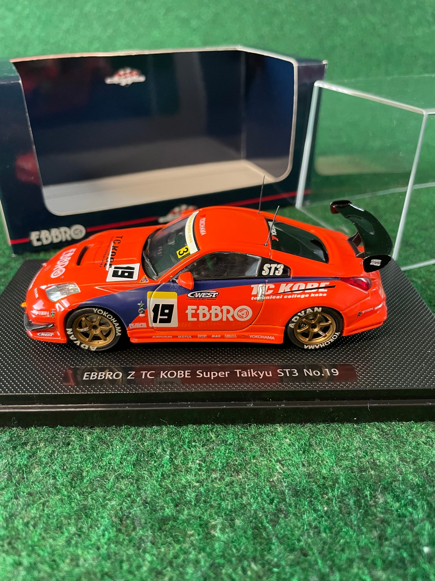 EBBRO Racing Collection Nissan Fairlady Z - TC KOBE Cwest 1/43 Scale Diecast