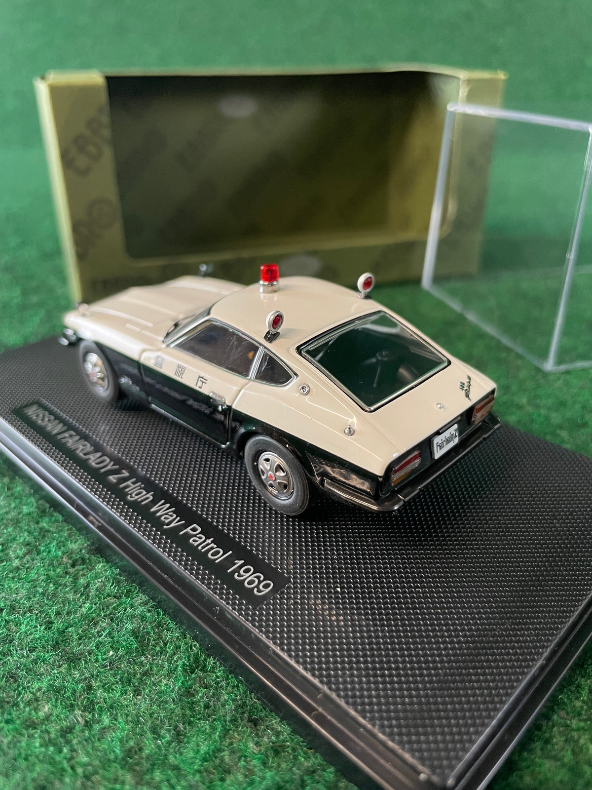 EBBRO Oldies - 1969 Nissan Fairlady Z Highway Patrol Car 1/43 Scale Diecast