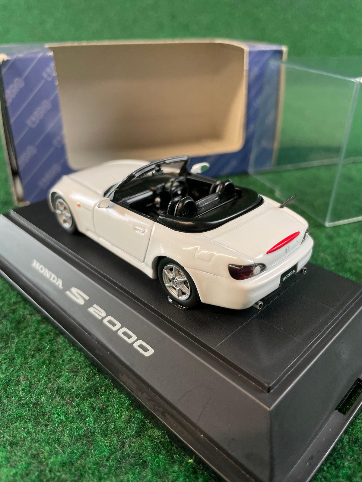 EBBRO 1999 Honda S2000 (Grand Prix White) 1/43 Scale Diecast