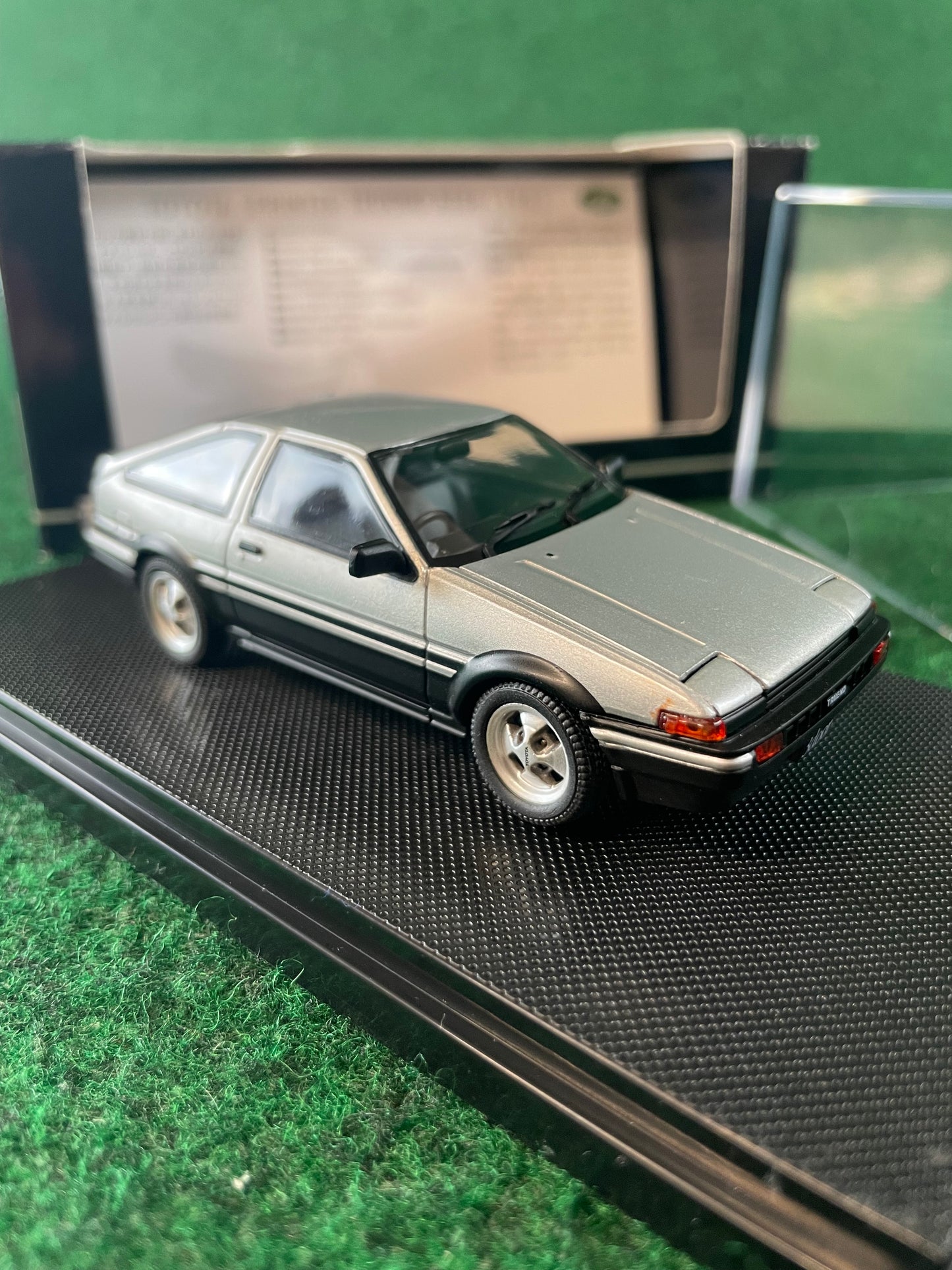 EBBRO Oldies: 1983 Toyota Sprinter Trueno AE86 3 Door - Silver 1/43 Scale Diecast