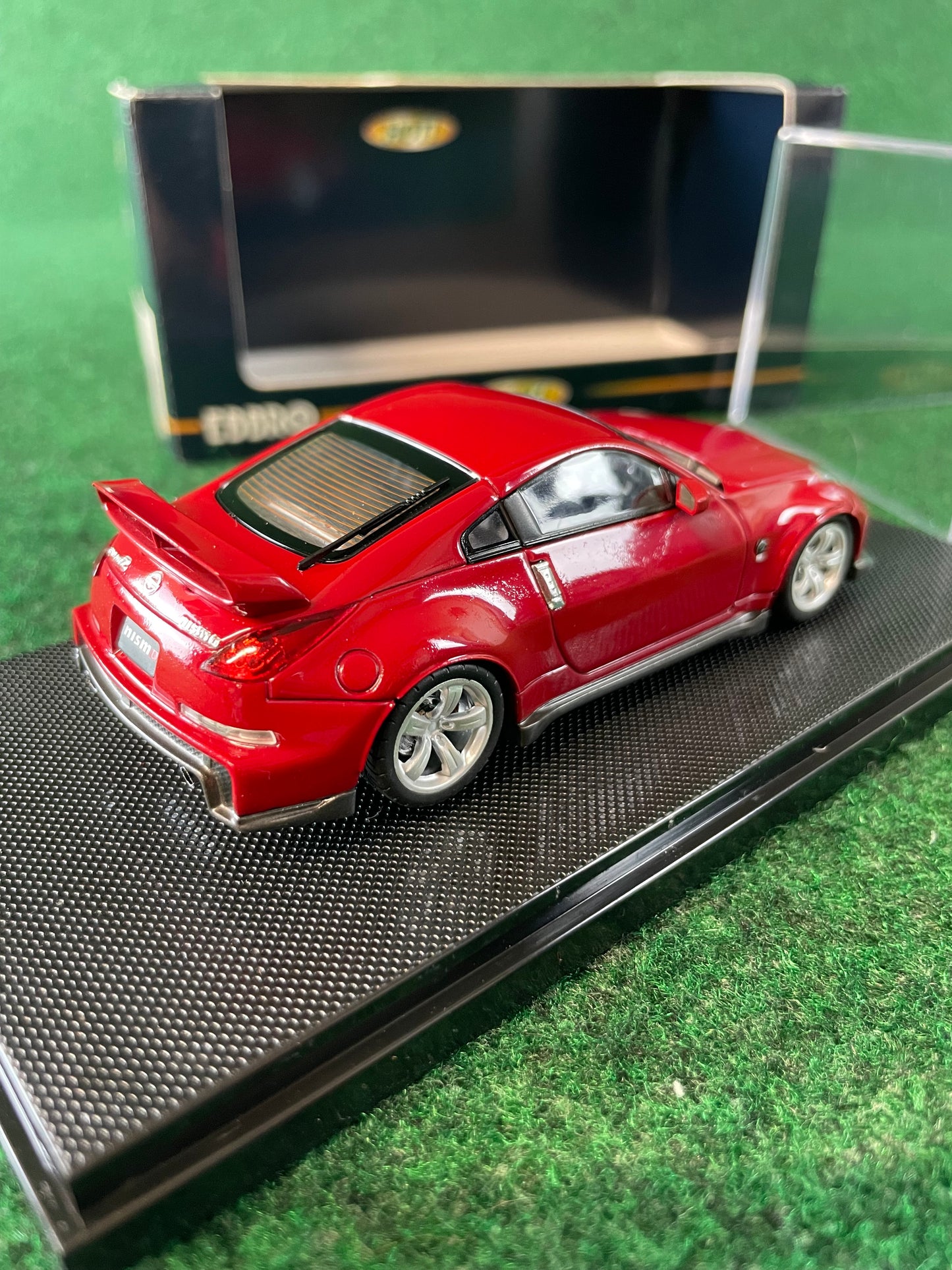 EBBRO - 2007 Nissan Fairlady Z NISMO Red 1/43 Scale Diecast