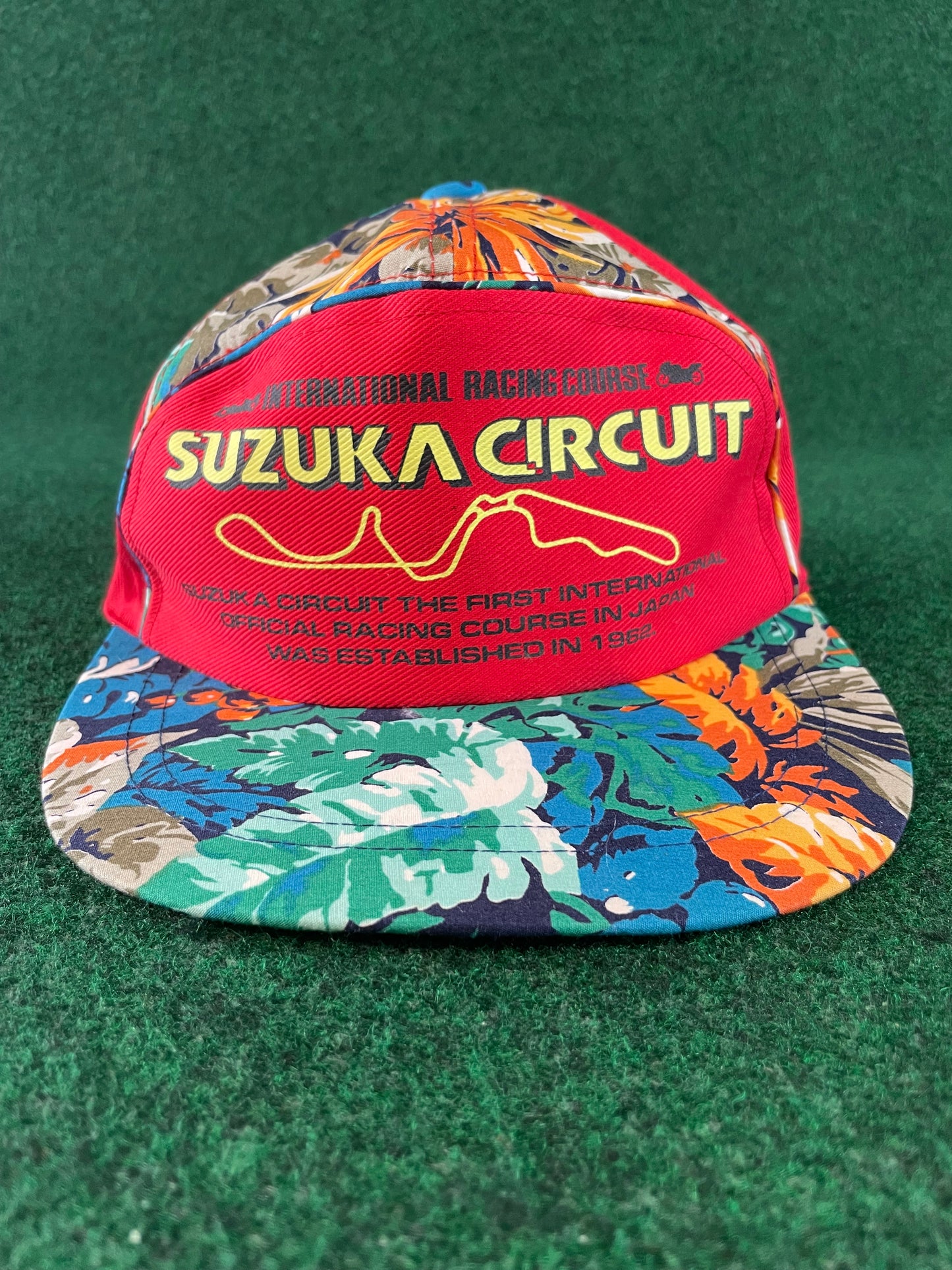 Suzuka Circuit - International Racing Course Vintage Adjustable 7-Panel Tropical Floral Hat