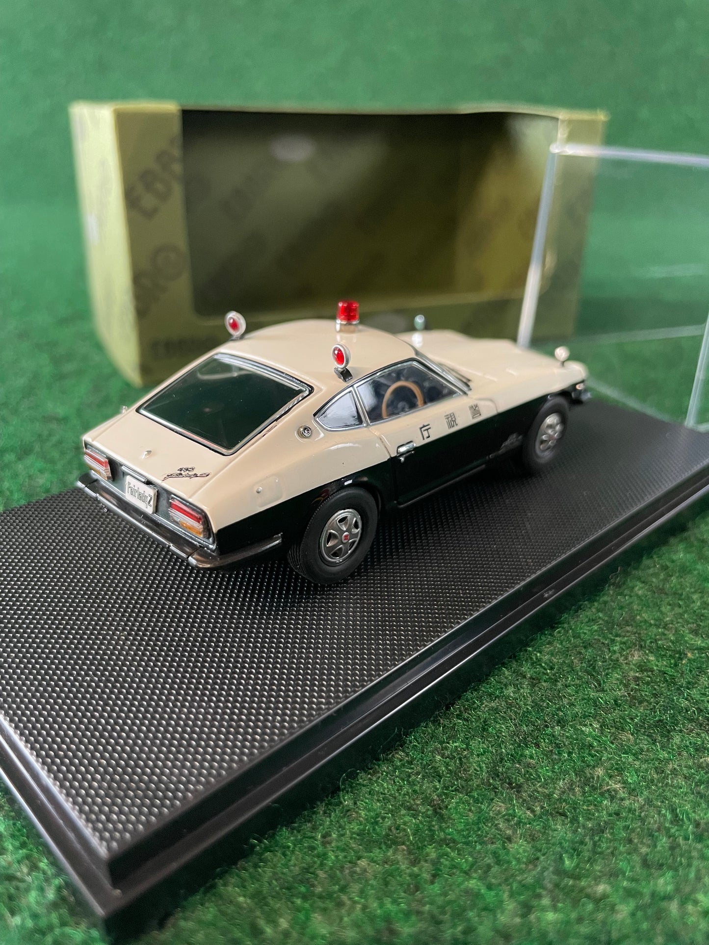 EBBRO Oldies - 1969 Nissan Fairlady Z Highway Patrol Car 1/43 Scale Diecast
