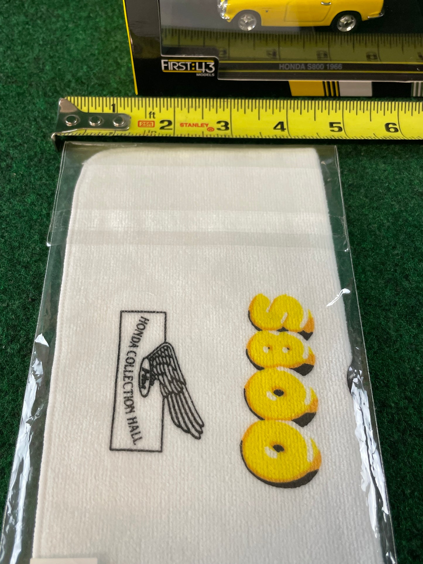 First43 Honda S800 1/43 Scale Diecast and Honda Collection Hall Towel Set