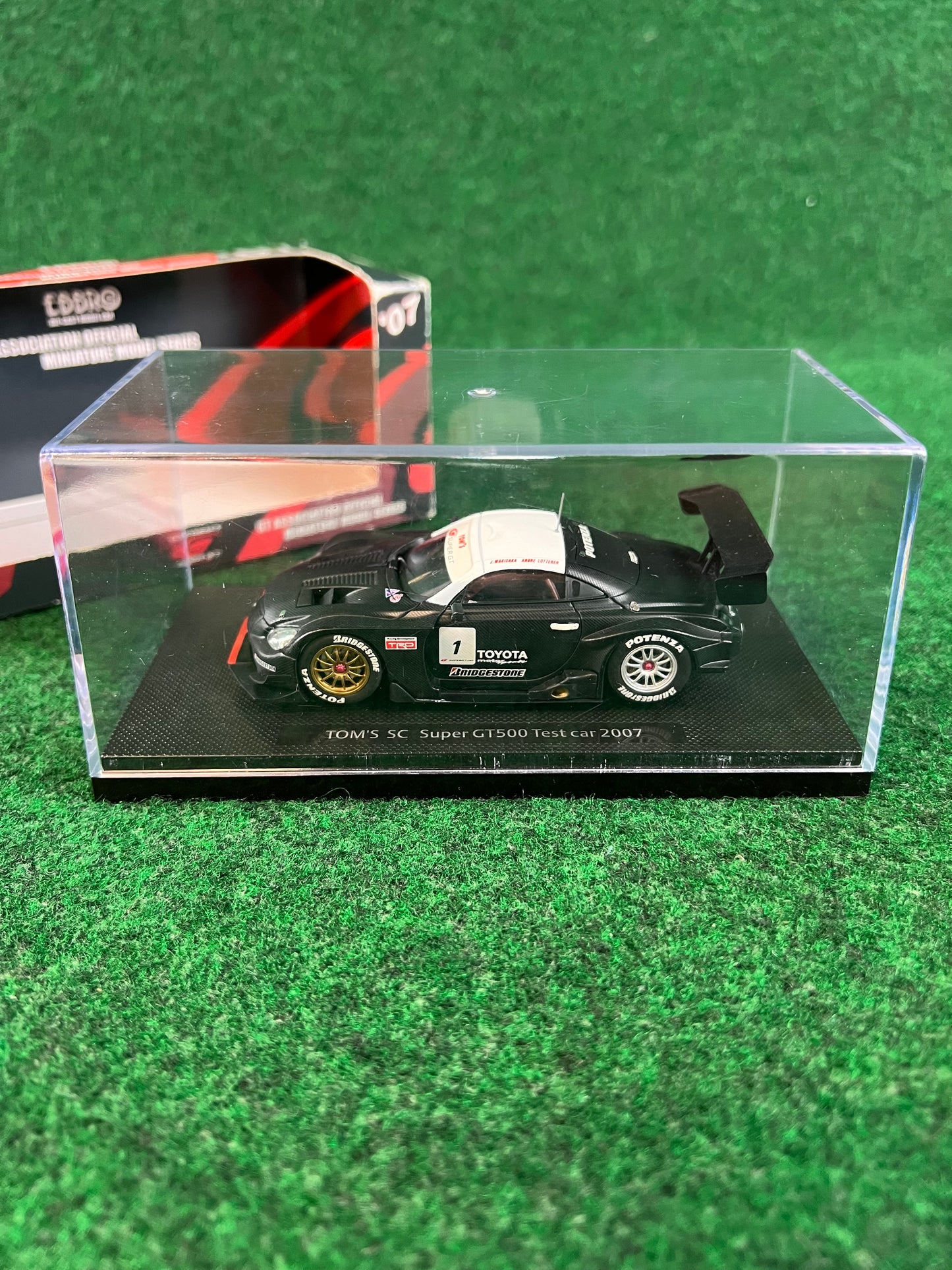 EBBRO - SuperGT 2007 Lexus SC SC430 Tom’s Test Car 1/43 Scale Diecast