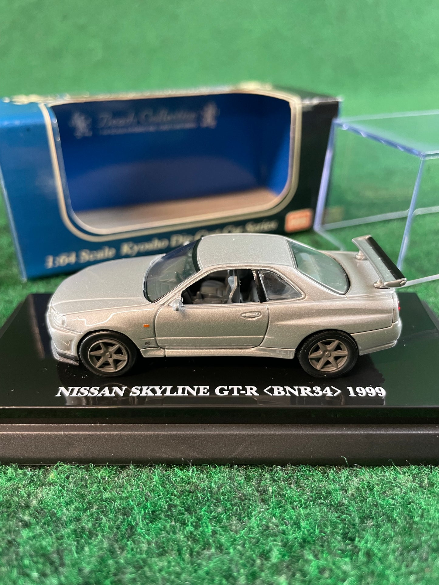 KYOSHO - Beads Collection Silver 1999 Nissan Skyline R34 GT-R 1/64 Scale Diecast
