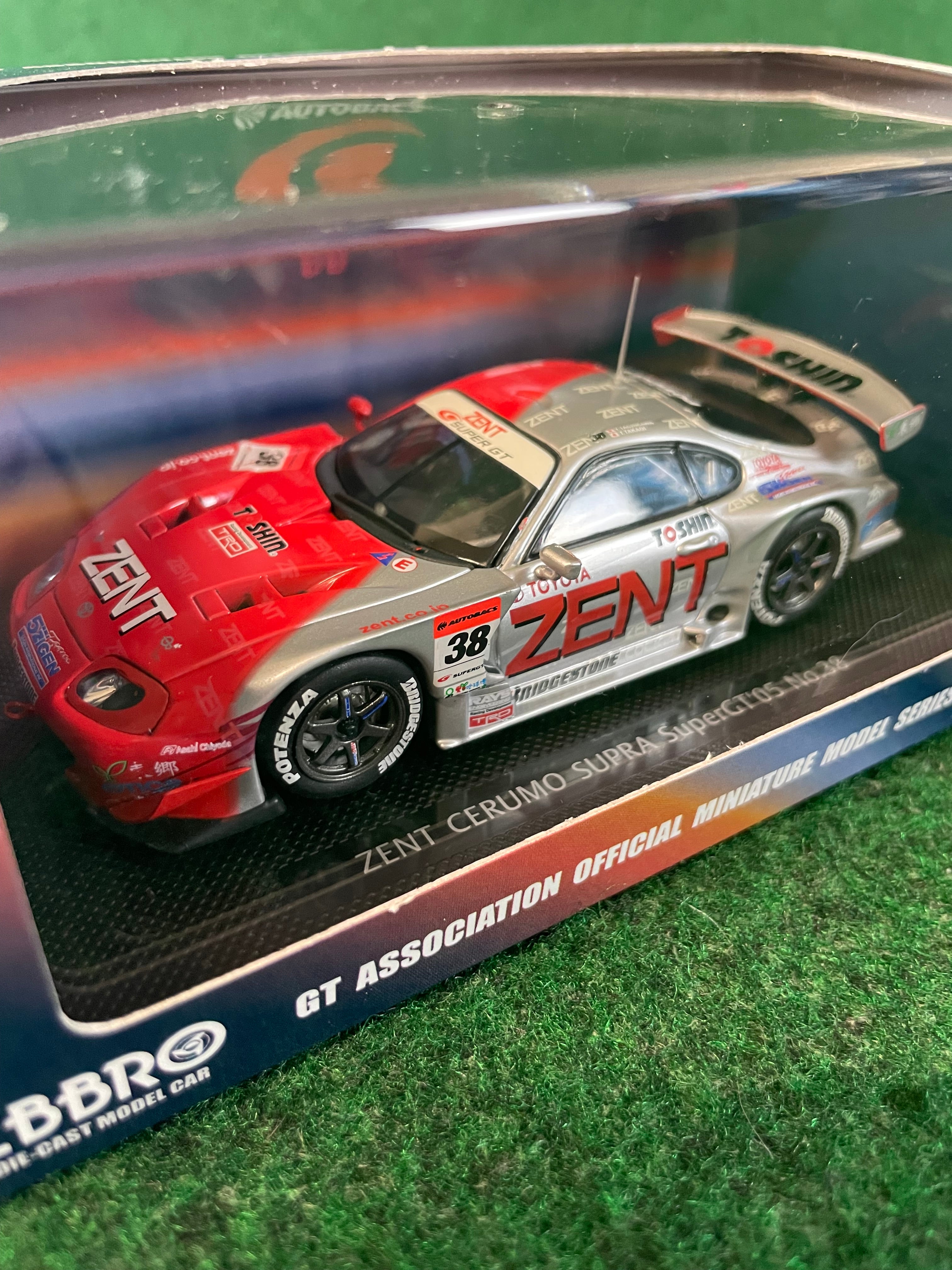 EBBRO - ZENT CERUMO 2005 Toyota Supra GT500 SuperGT No.38 1/43
