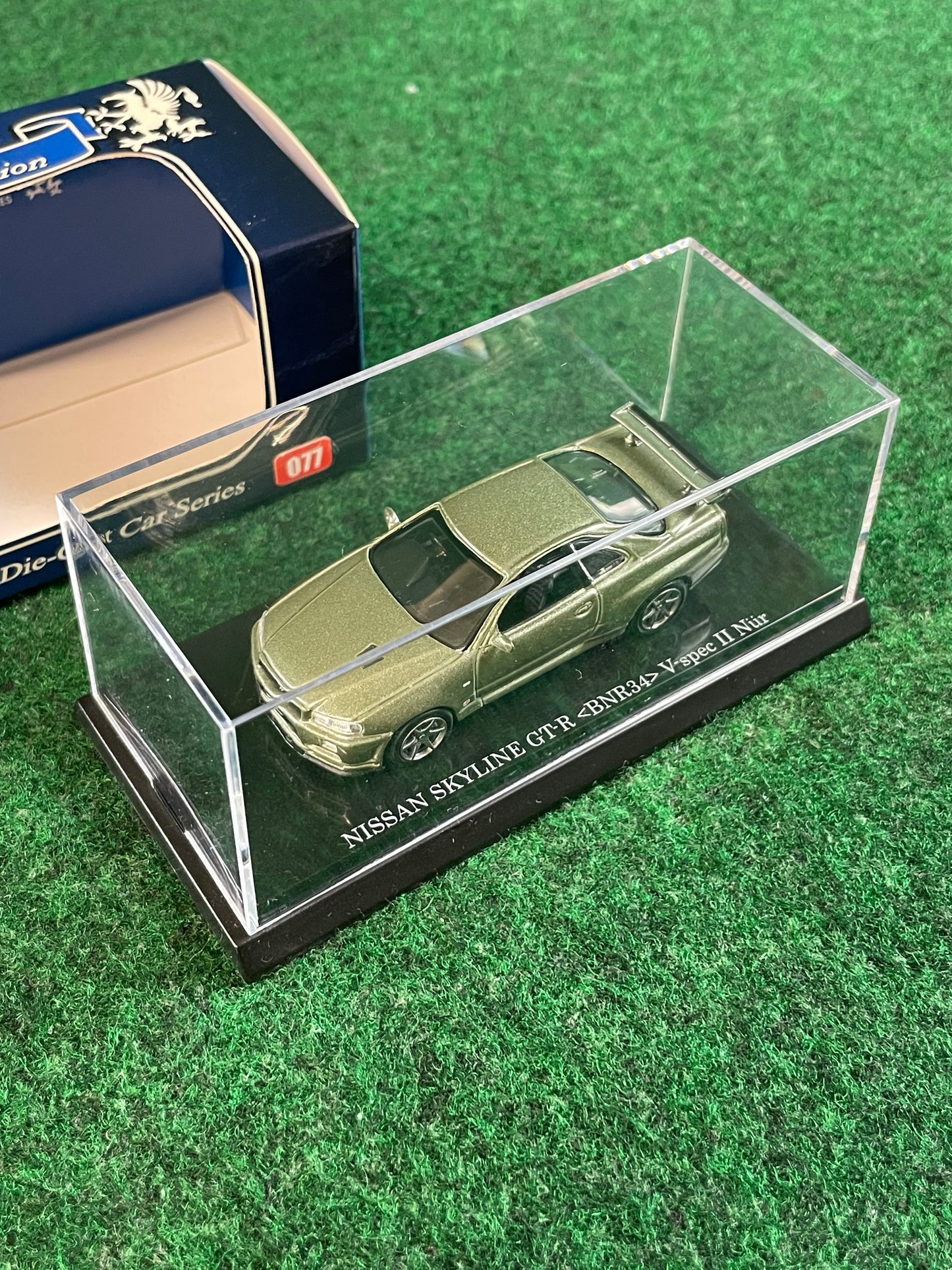 KYOSHO - Beads Collection Millennium Jade Nissan Skyline R34 VSPEC II Nur GT-R 1/64 Scale Diecast