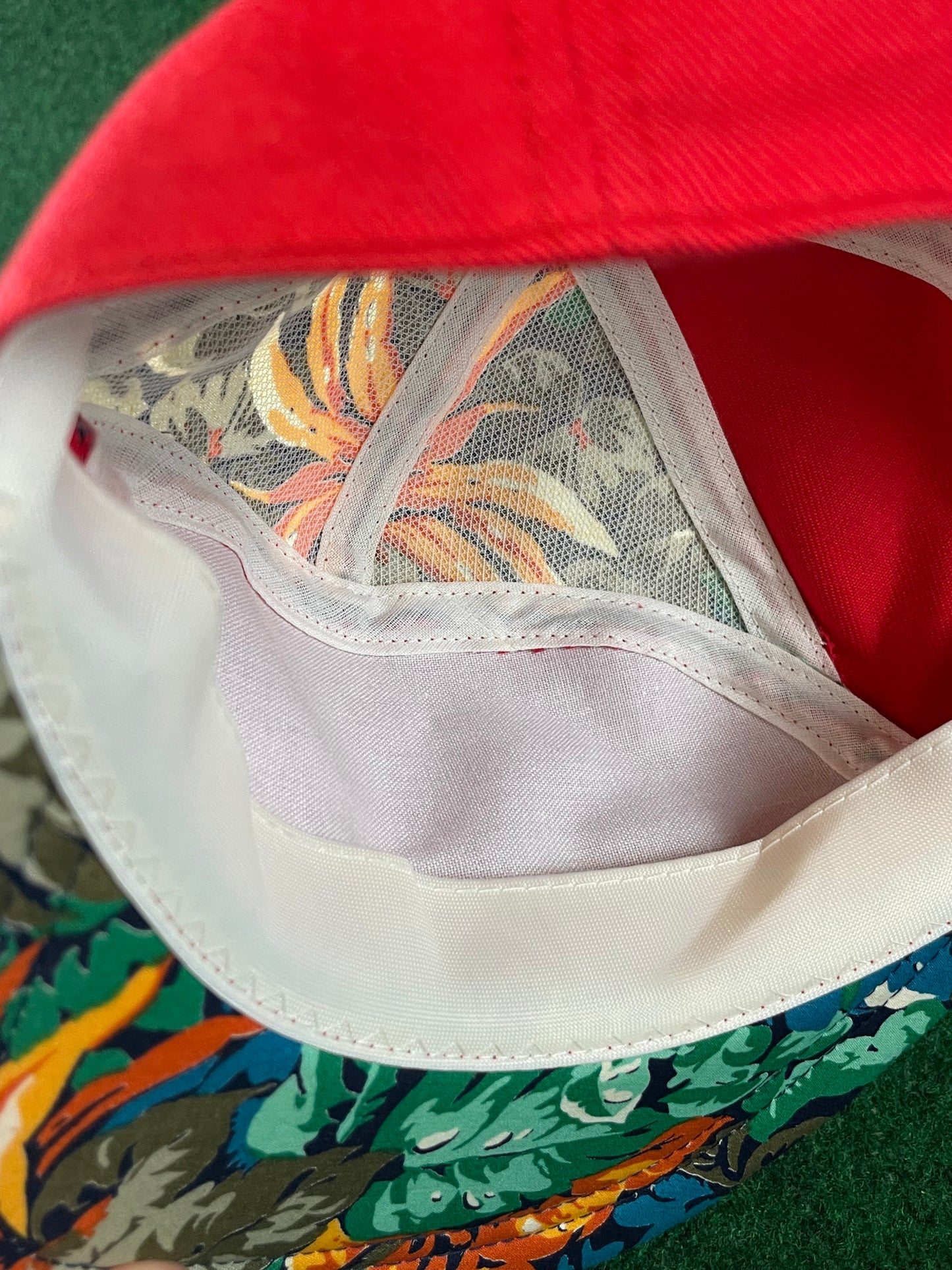 Suzuka Circuit - International Racing Course Vintage Adjustable 7-Panel Tropical Floral Hat