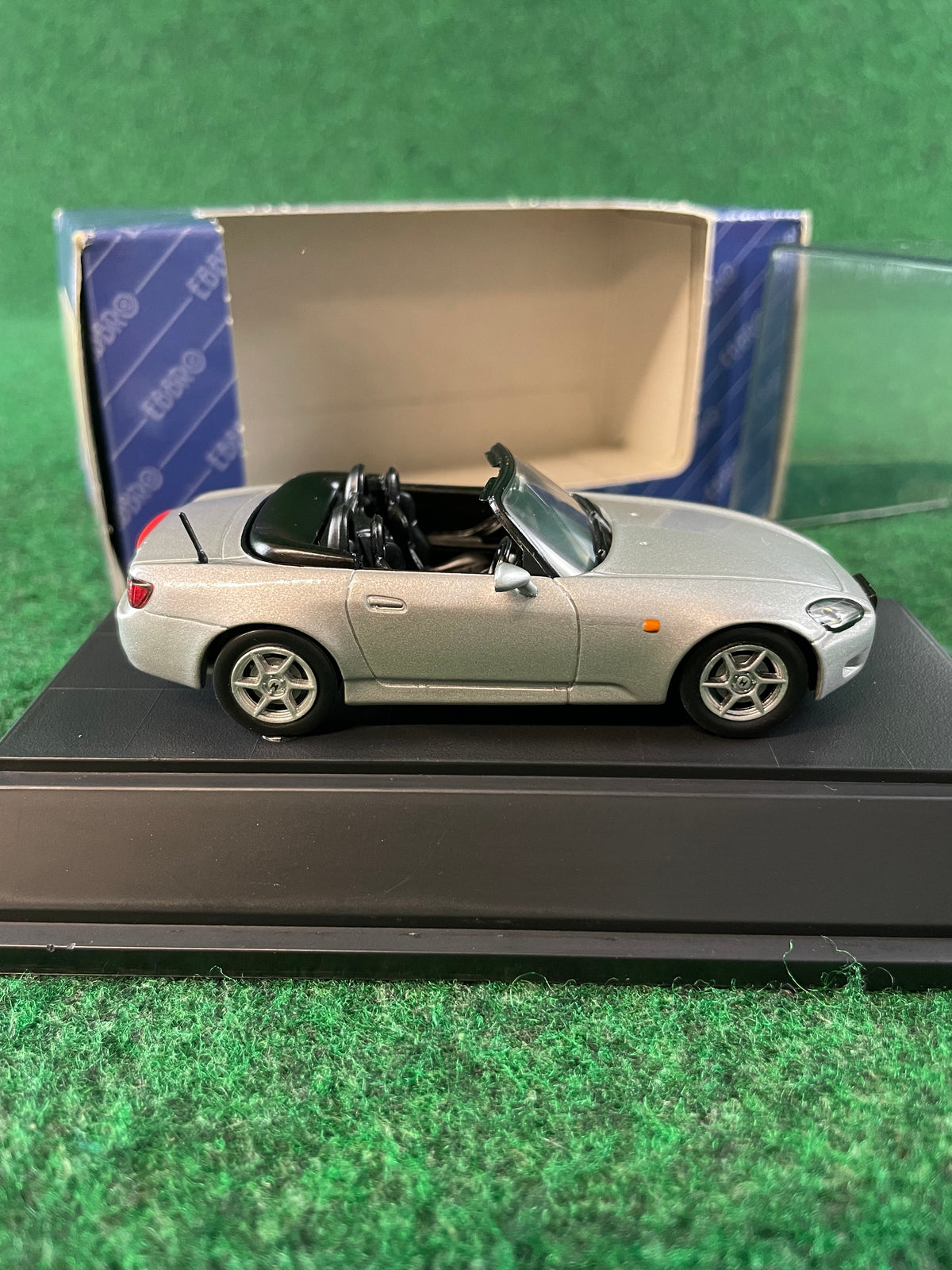EBBRO 1999 Honda S2000 (Silverstone Silver) 1/43 Scale Diecast