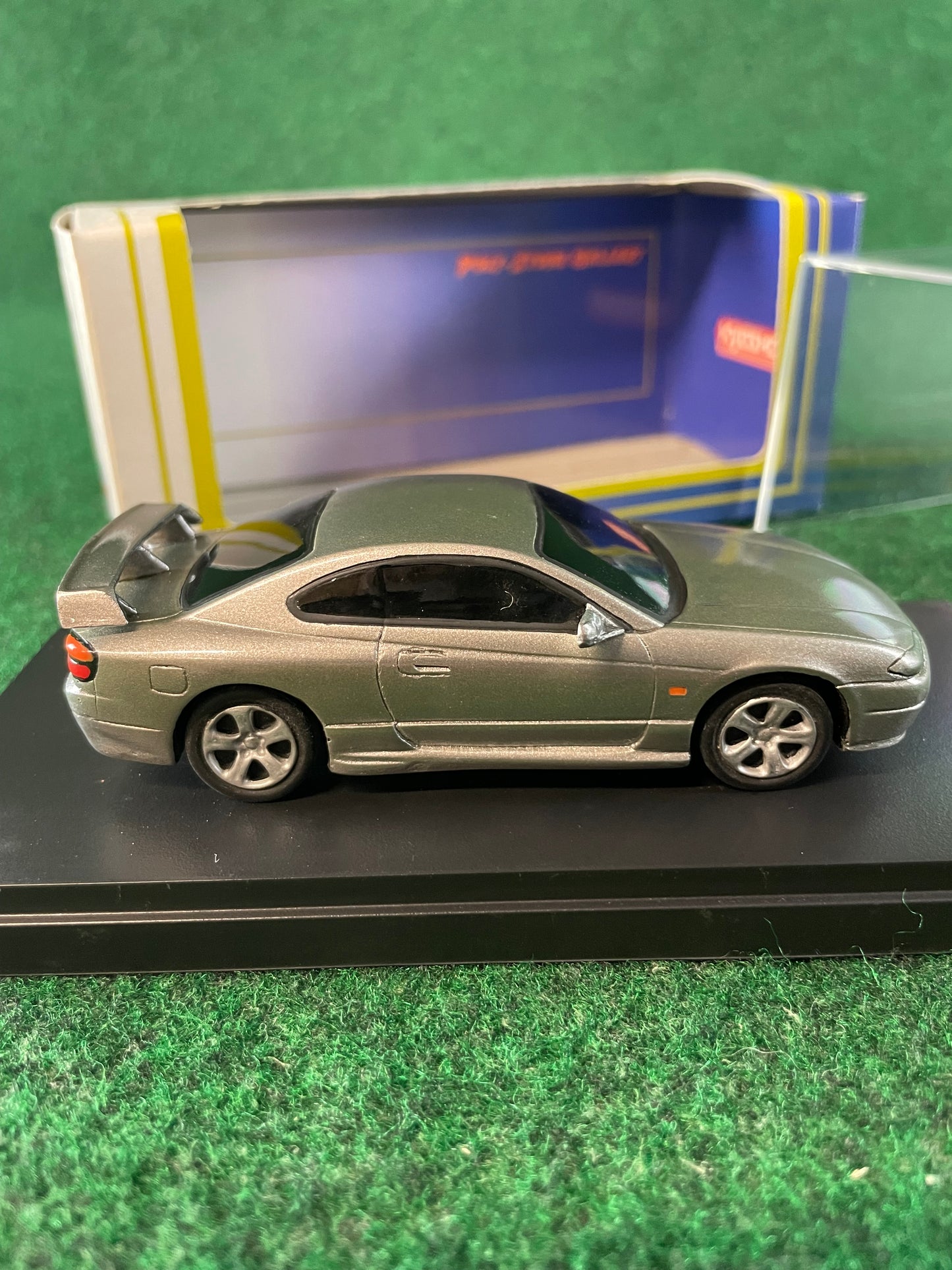 KYOSHO Poly-Stone Gallery Nissan Silvia S15 (Grey) 1/43 Scale Model Diecast Car