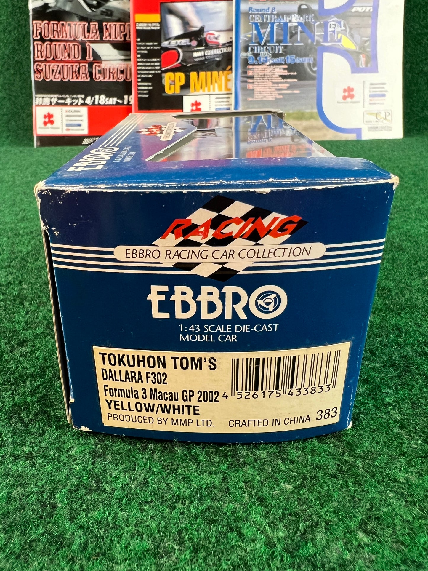 EBBRO - Tokuhon TOM'S Toyota Dallara F302 Formula 3 Macau GP 2002 No. 18 1/43 Scale Diecast