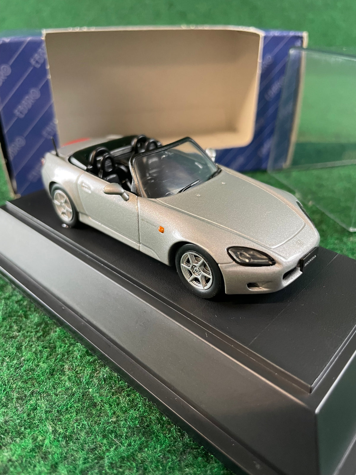 EBBRO 1999 Honda S2000 (Silverstone Silver) 1/43 Scale Diecast