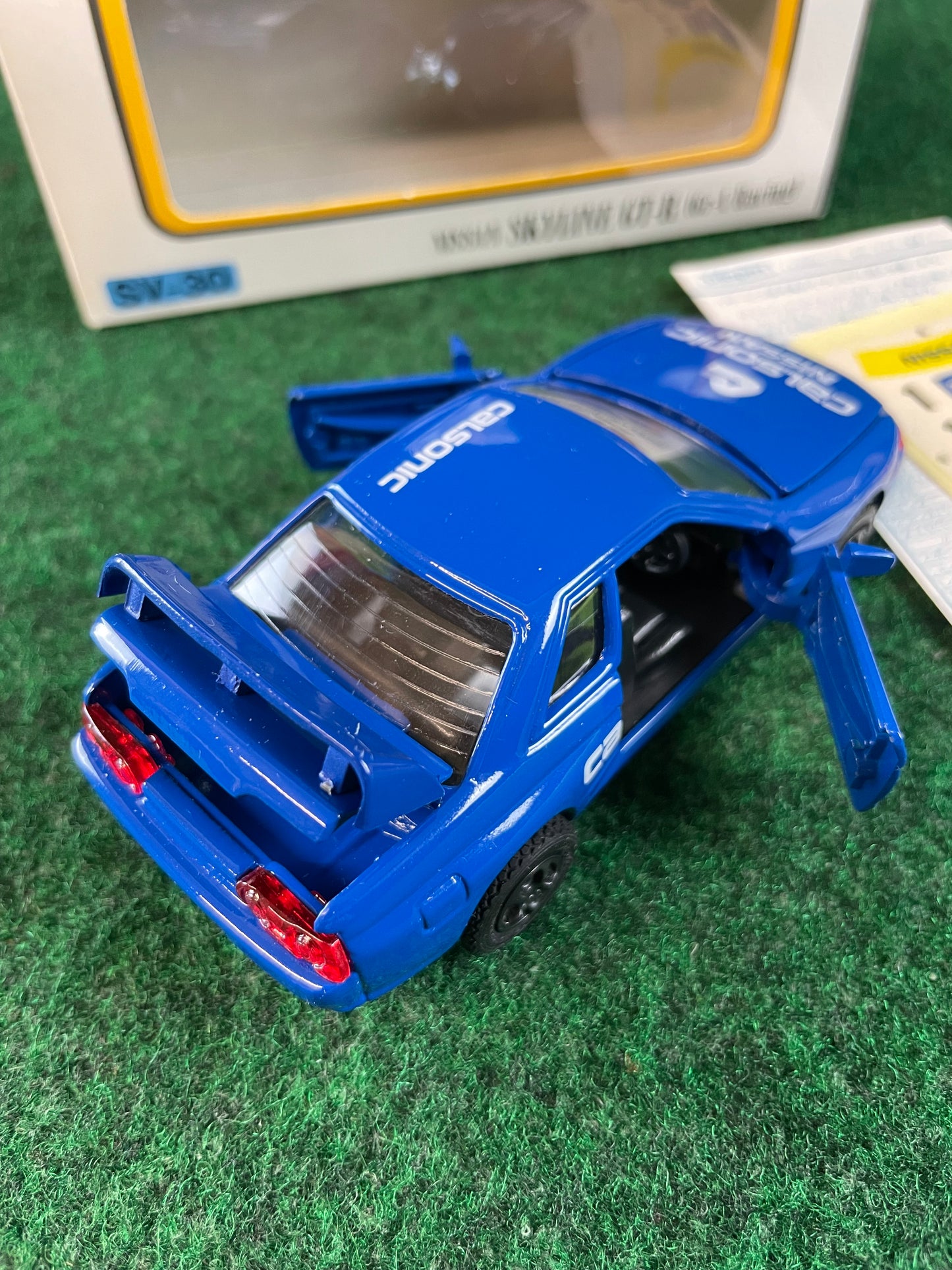 Diapet - Calsonic Group A & Debut Edition Nissan Skyline R32 GT-R 1/40 Scale Diecast Set