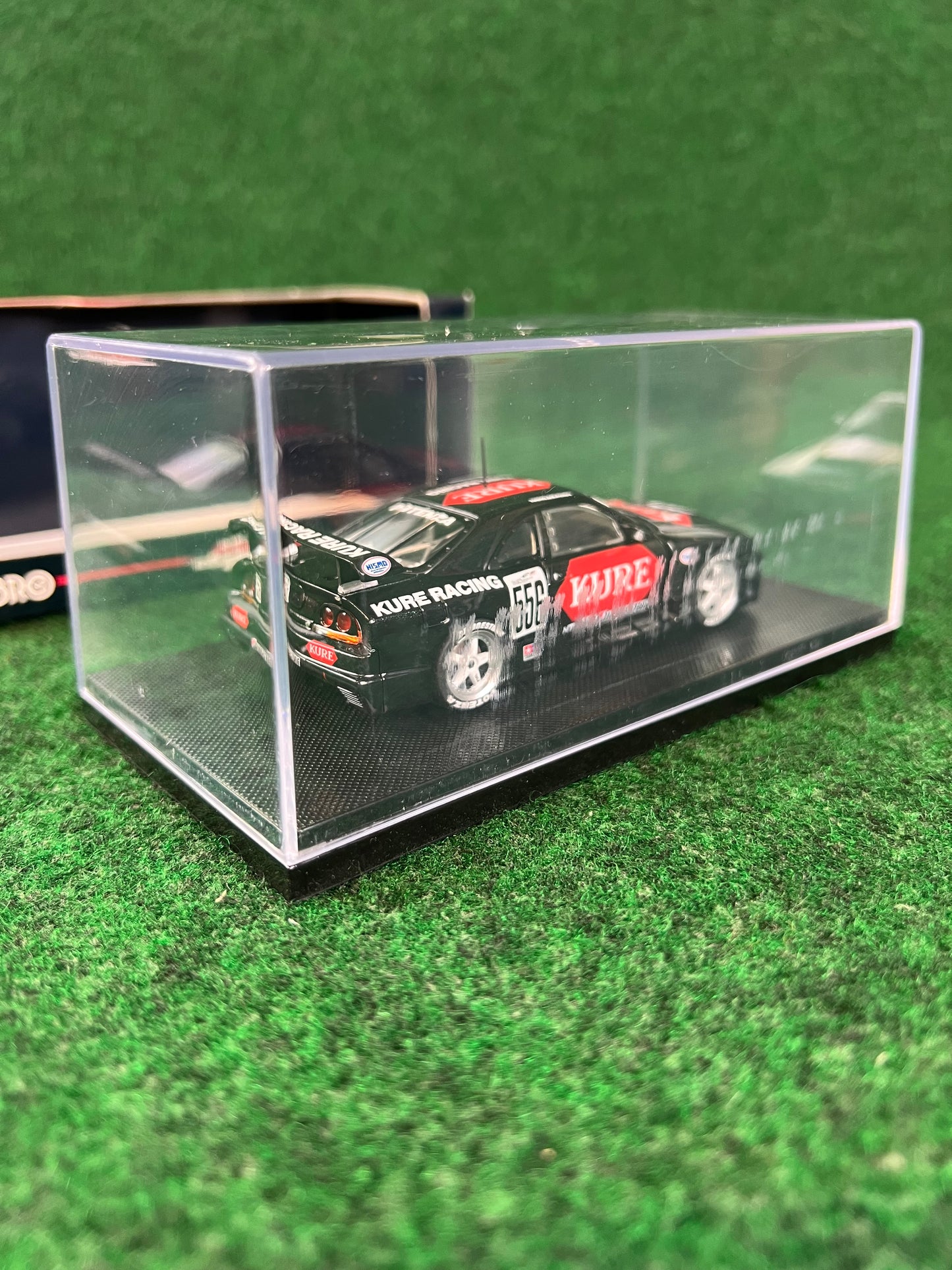 EBBRO Racing Collection - 1996 JGTC KURE 556 Nissan Skyline R33 GTR 1/43 Scale Diecast