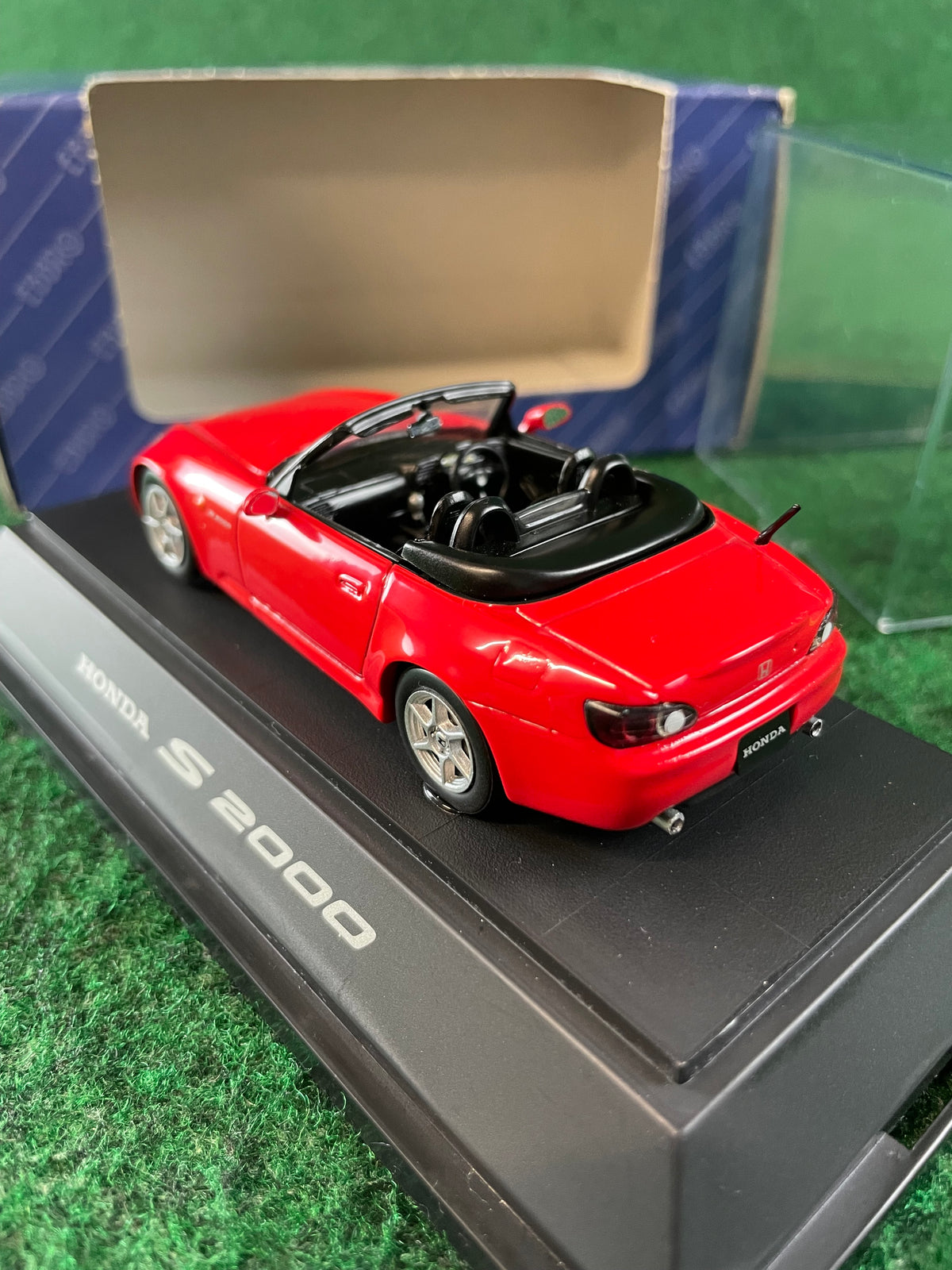 EBBRO 1999 Honda S2000 (New Formula Red) 1/43 Scale Diecast